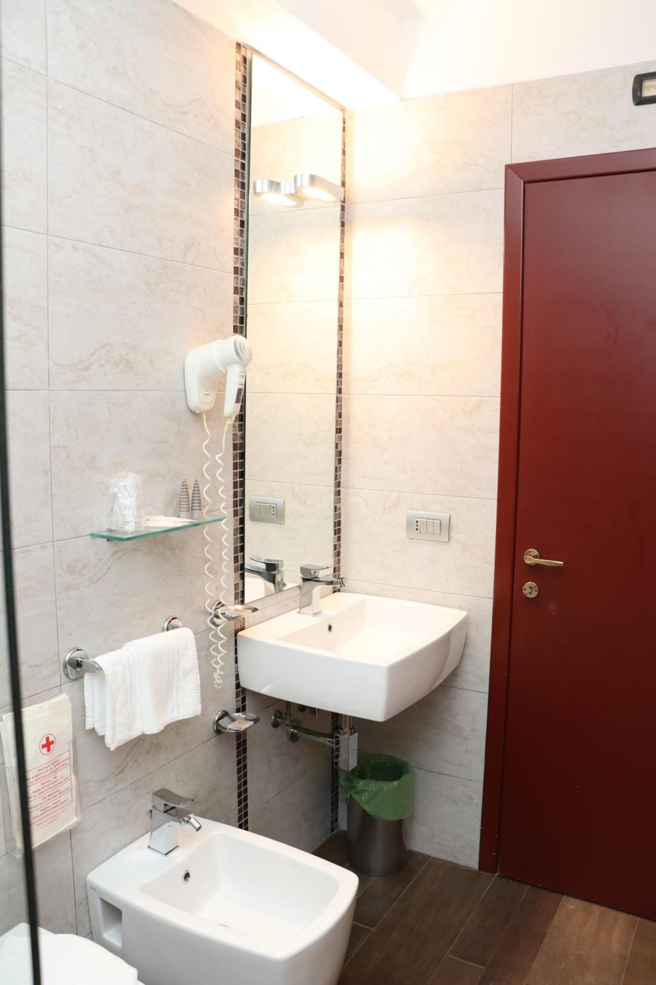 Hotel Lafayette - Photo 30