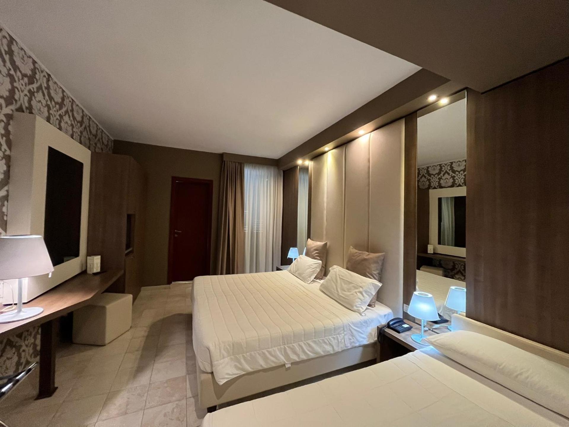 Hotel Lafayette - Photo 35