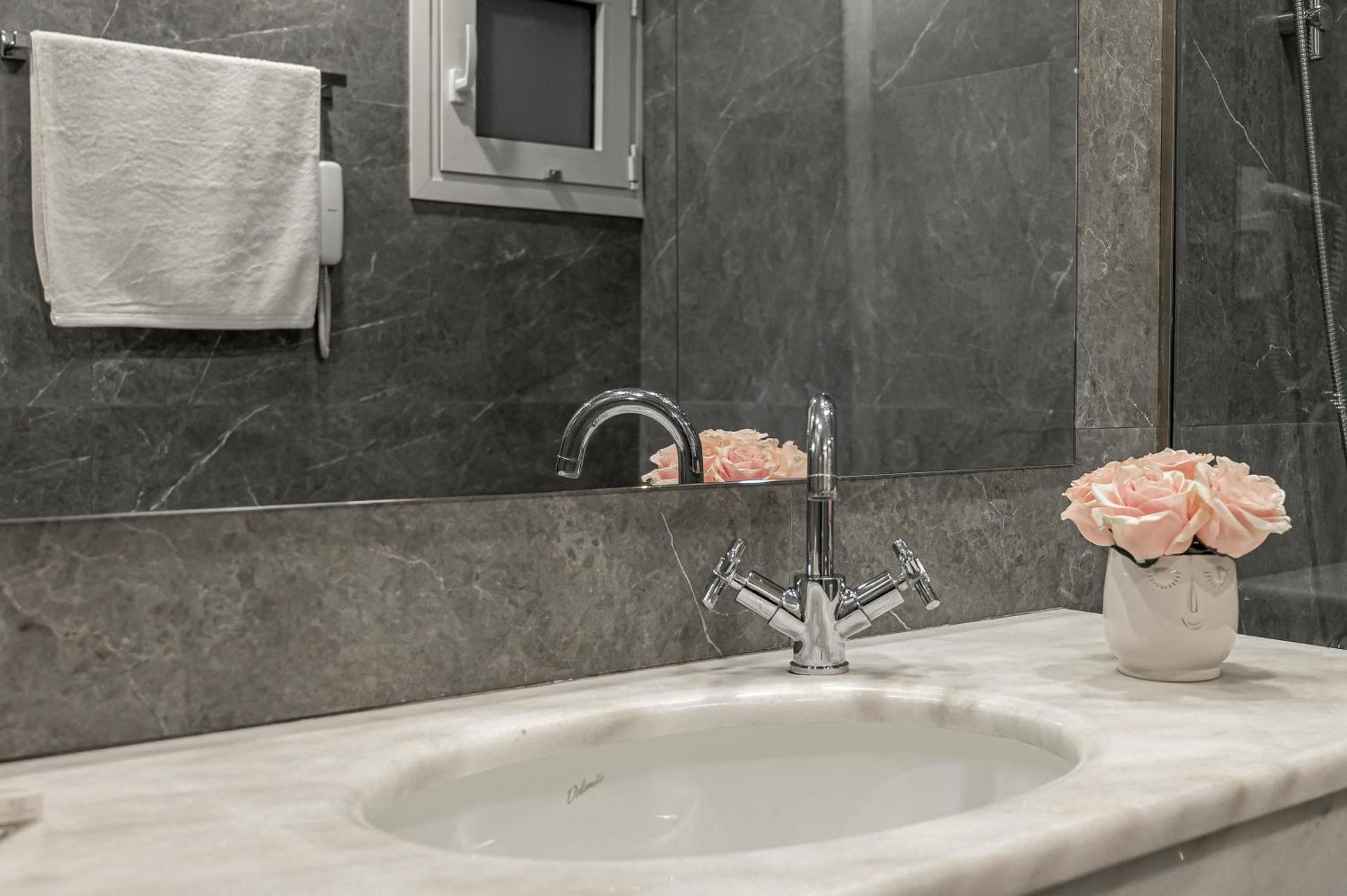 Comfort Room-Internal View