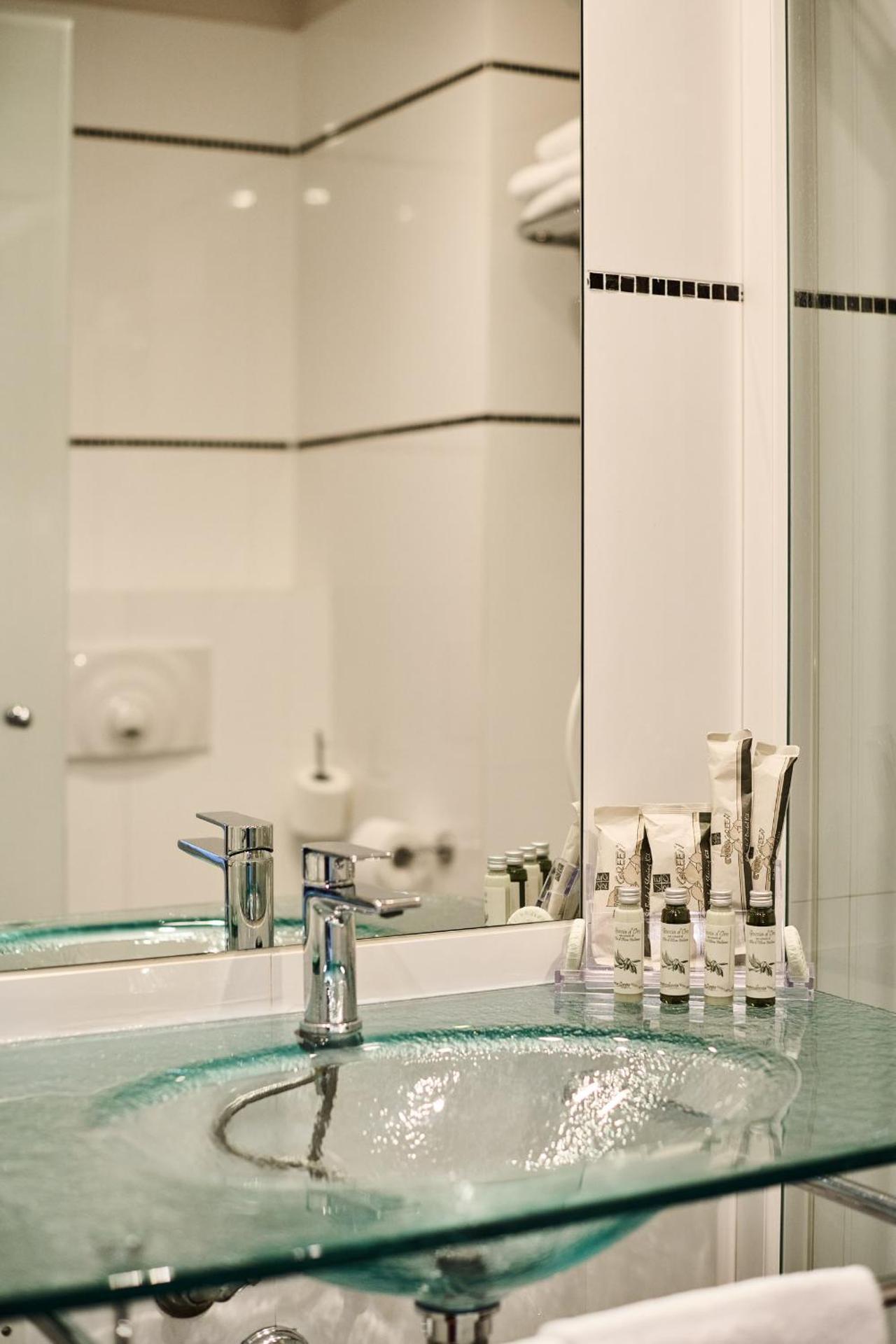 Hotel Da Vinci - Photo 57