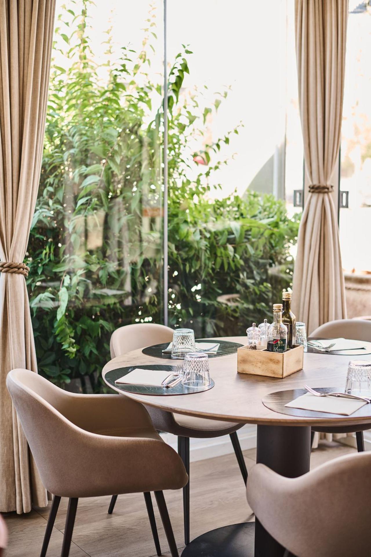 Hotel Da Vinci - Photo 40