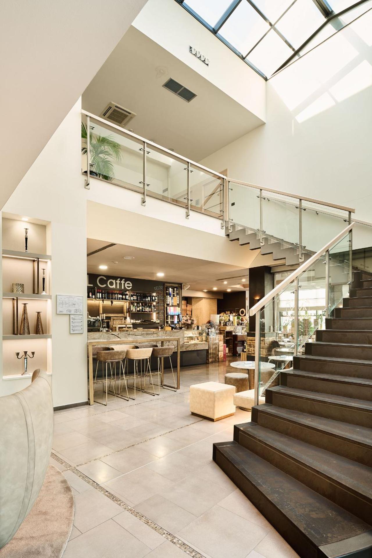 Hotel Da Vinci - Photo 37