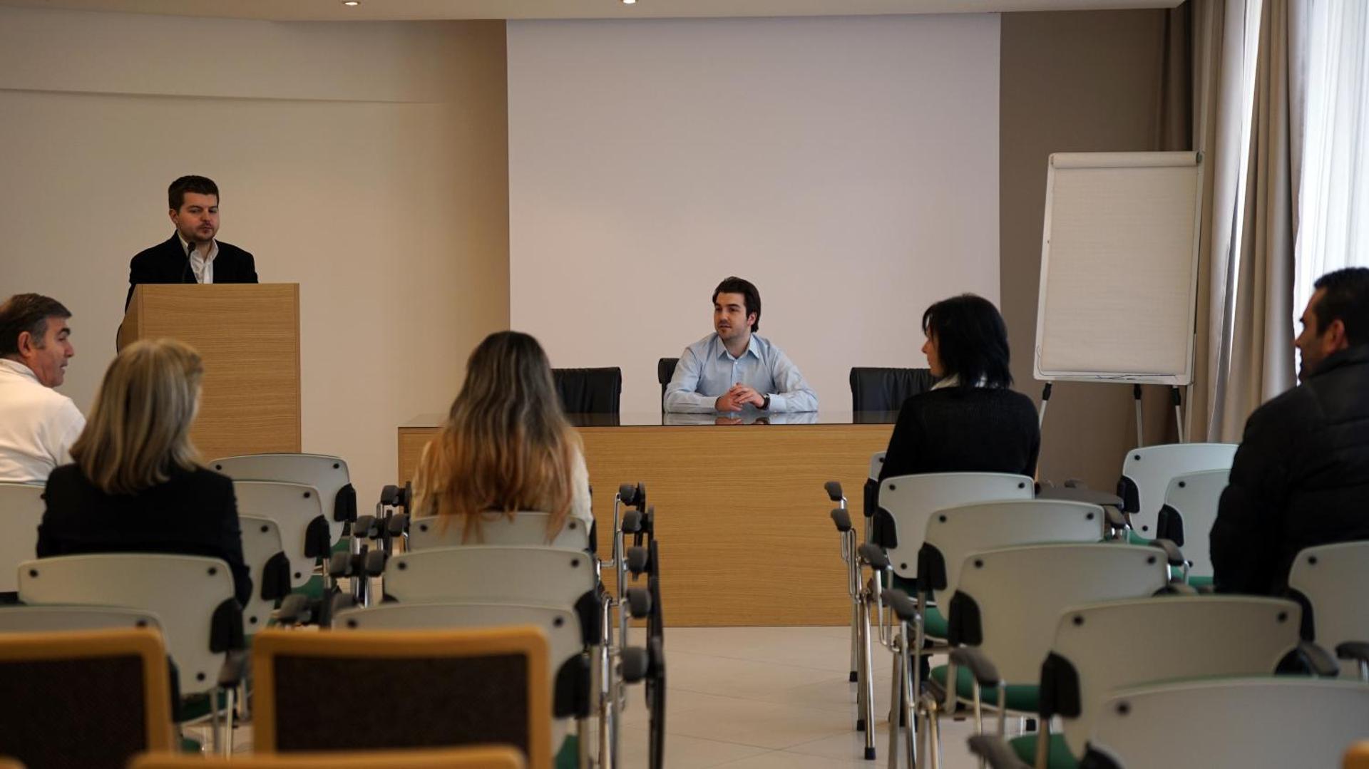 Garden Hotel - Photo 14