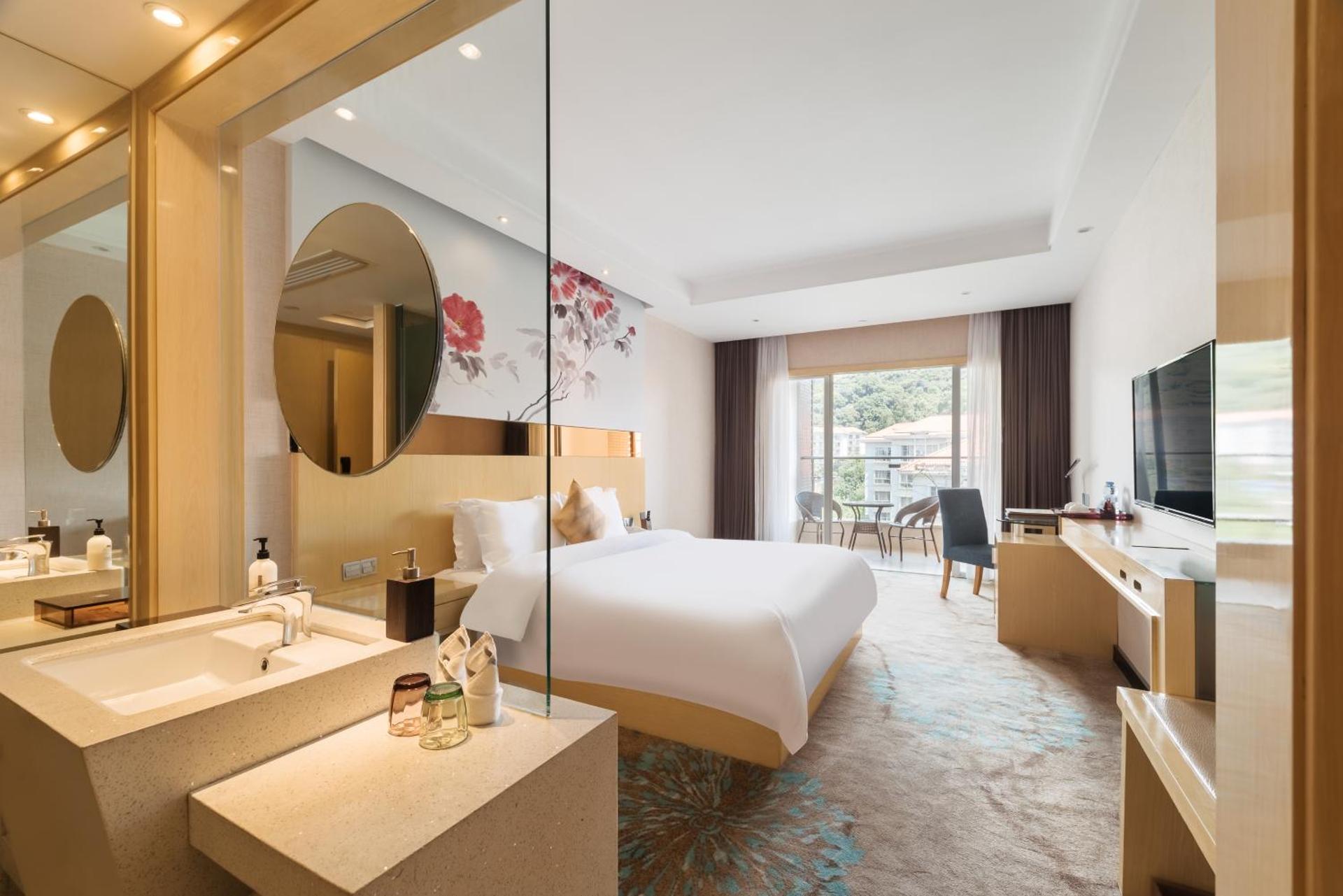 Deluxe Double Room with Balcony