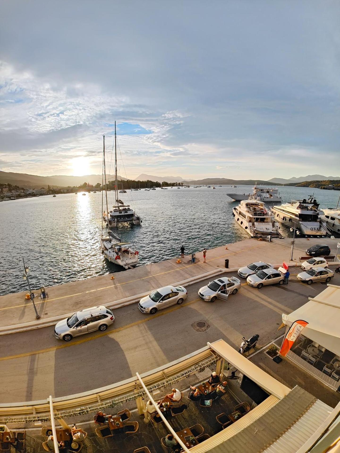 The Manessi City Boutique Hotel - Photo 45