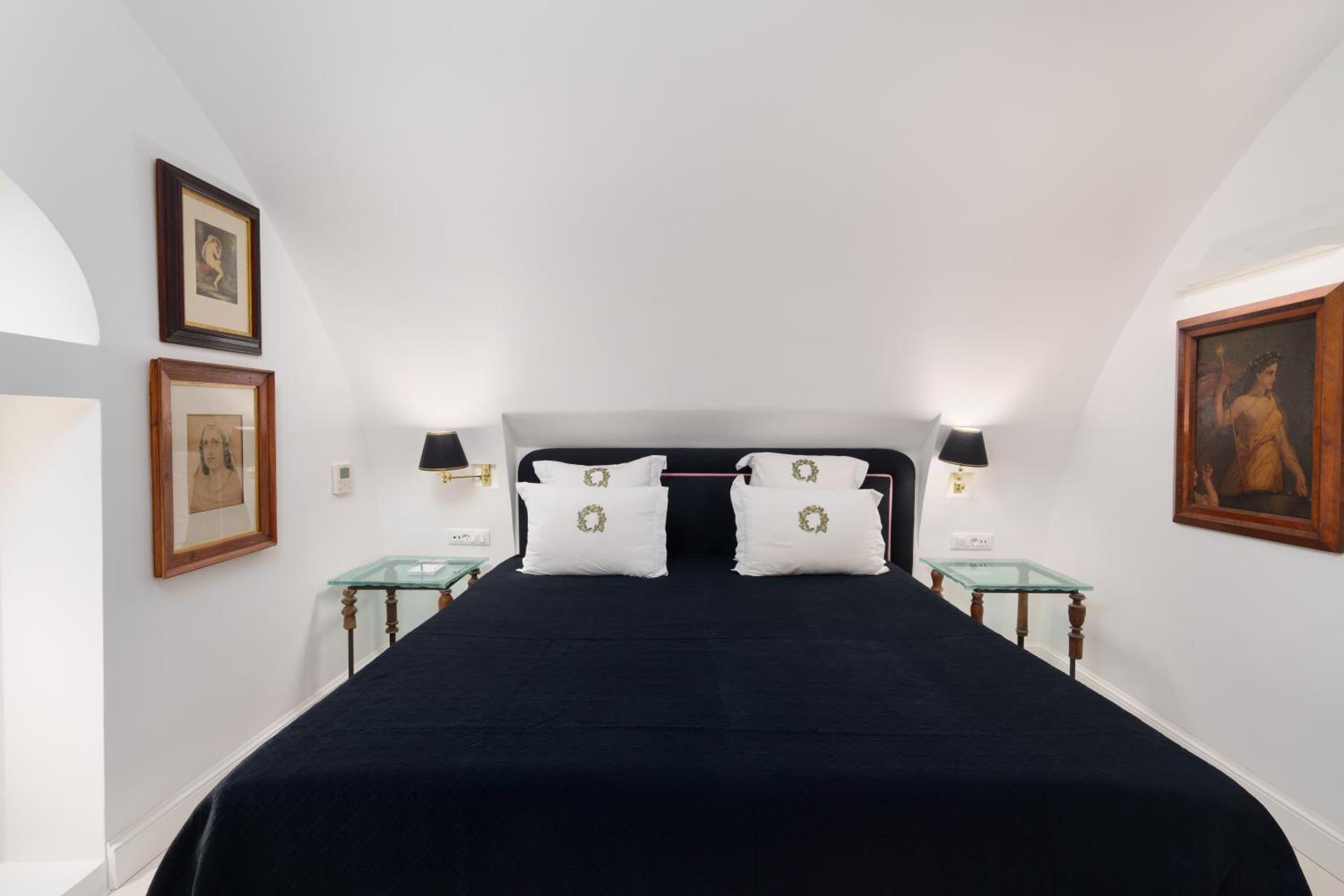 The Tsitouras Collection - Photo 4