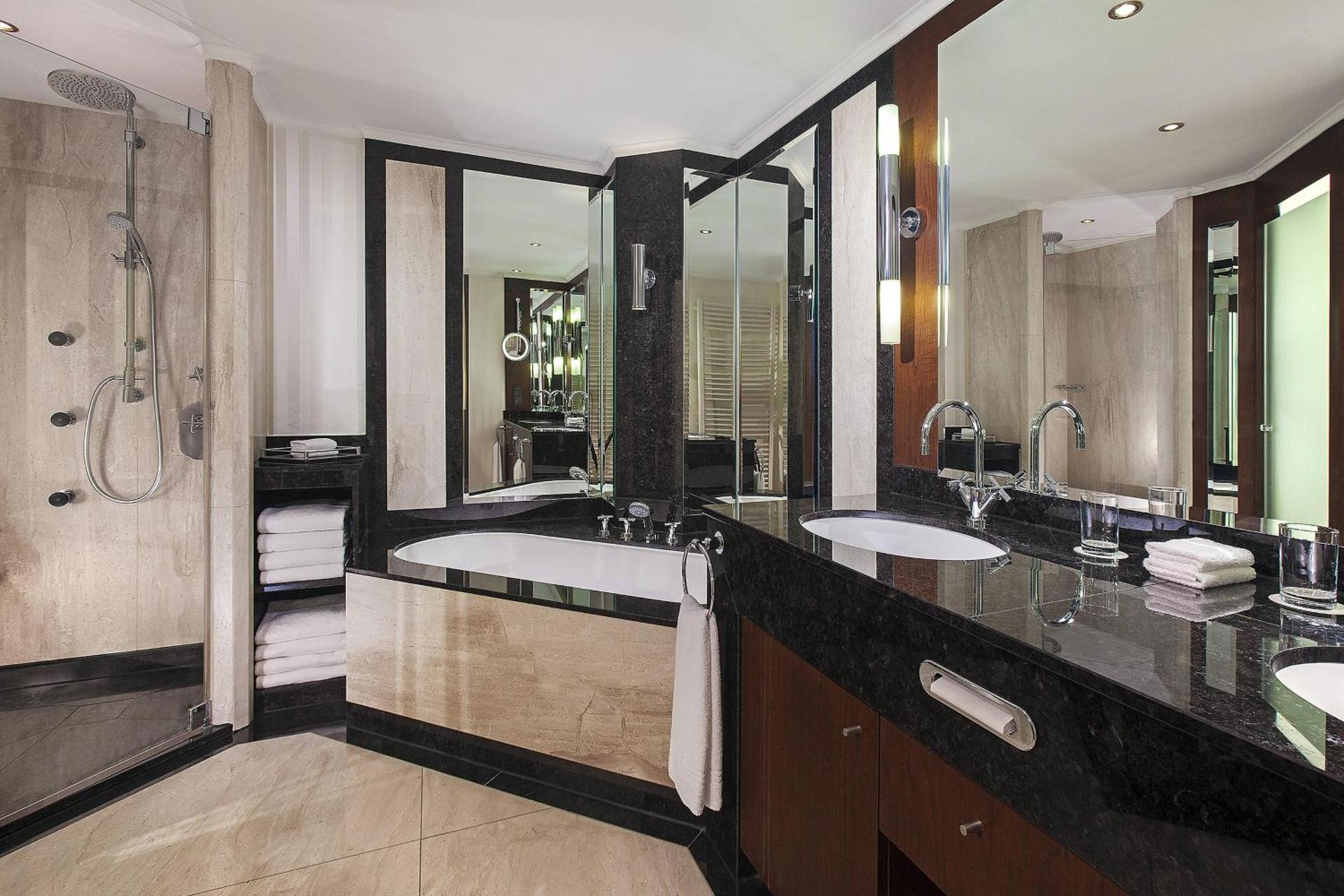 The Westin Grand Munich - Photo 32