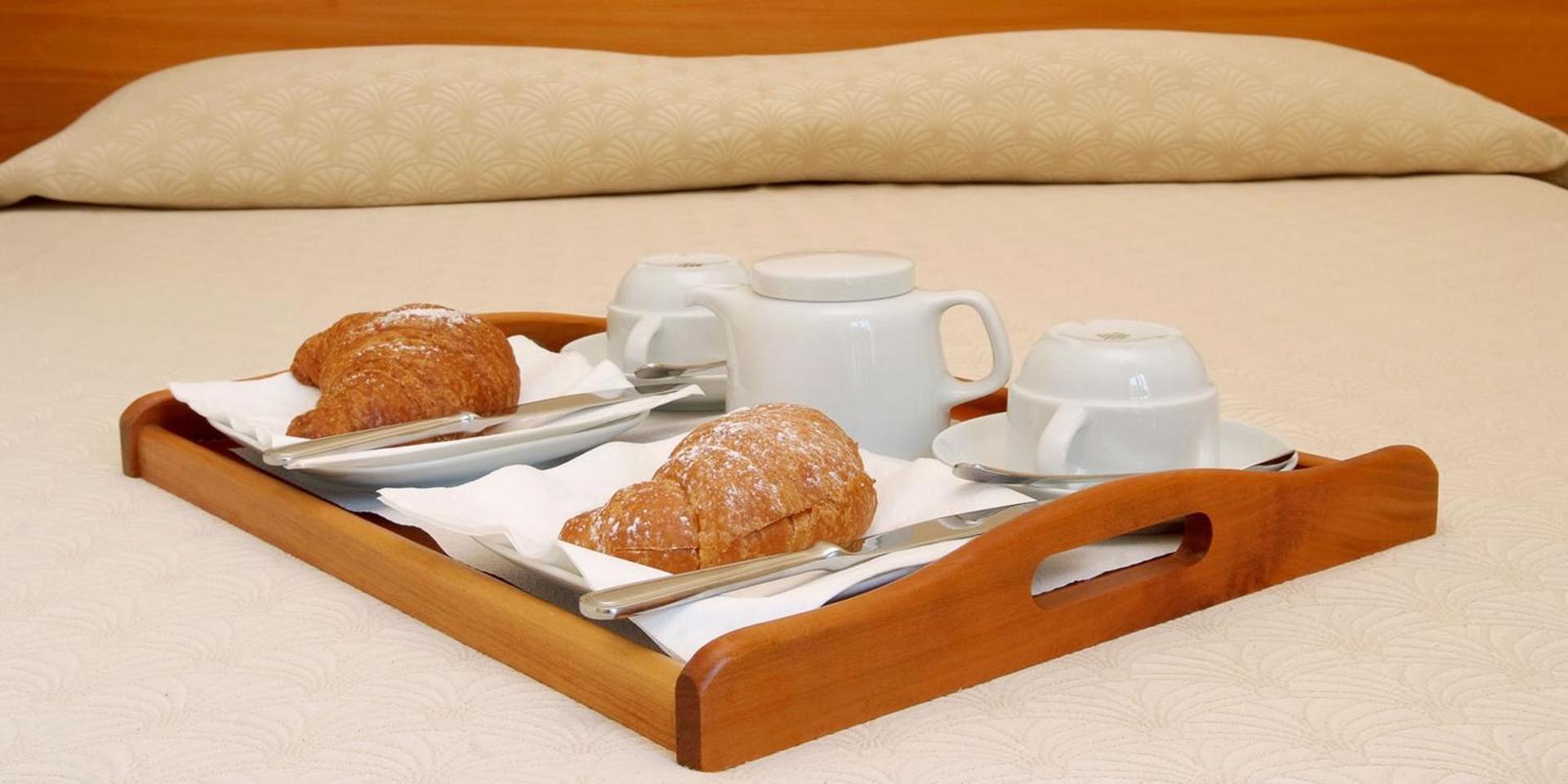 Hotel Plaza - Photo 31