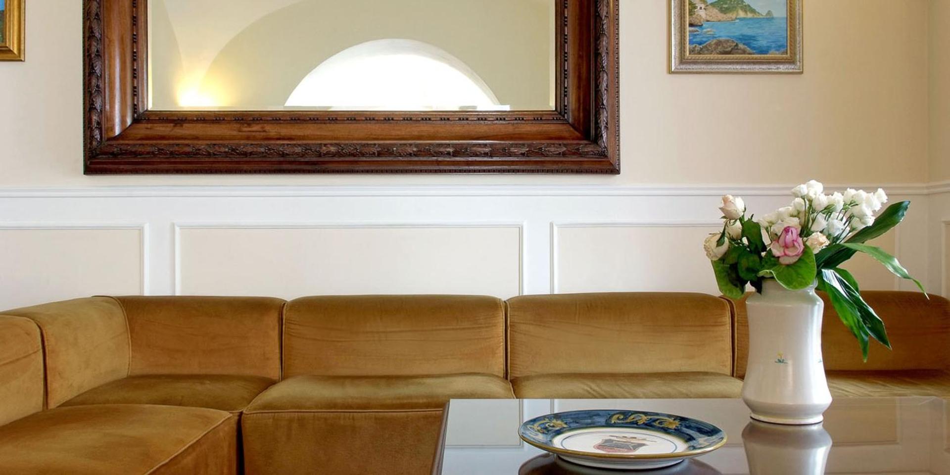 Hotel Plaza - Photo 13