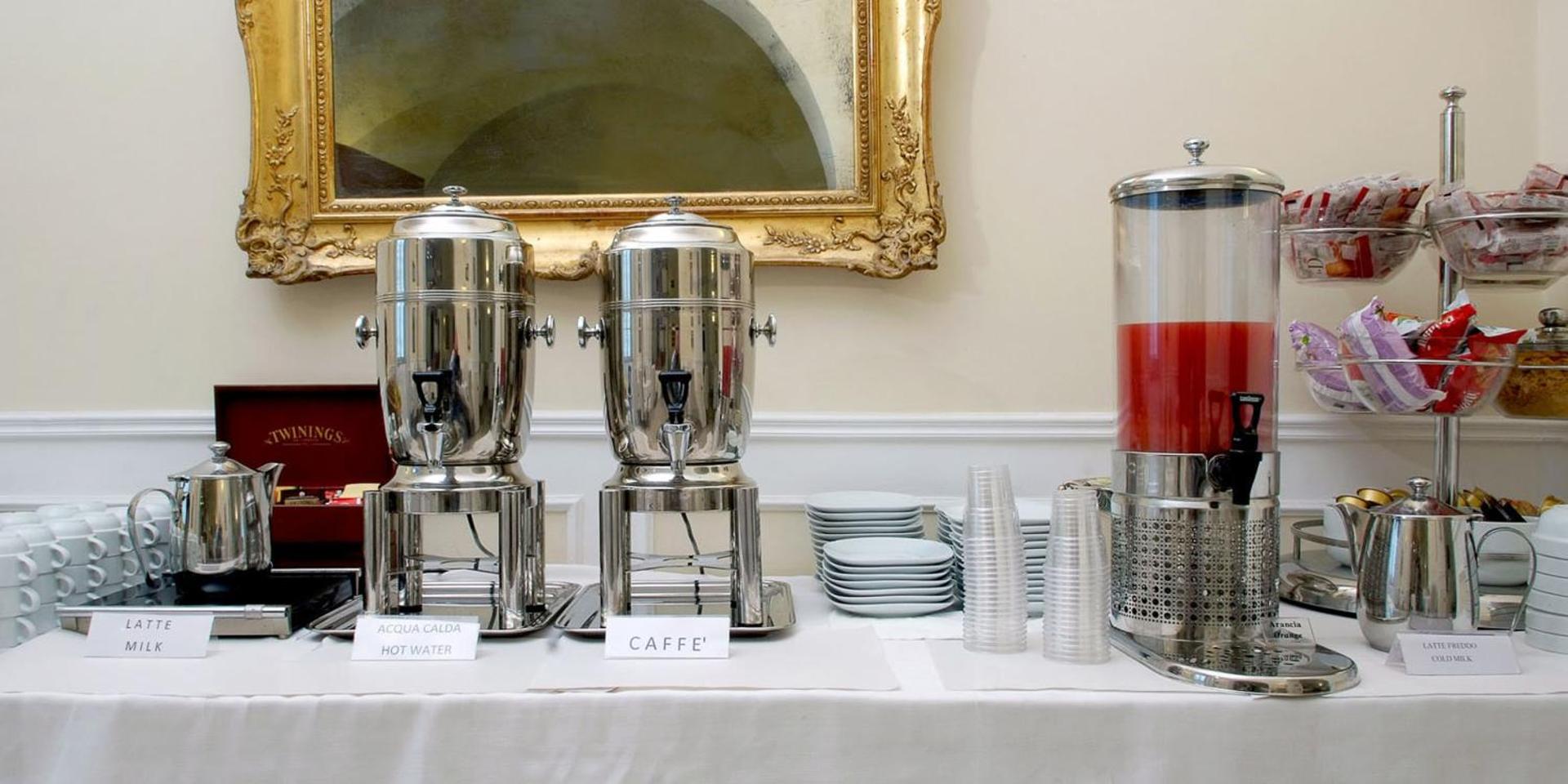 Hotel Plaza - Photo 5