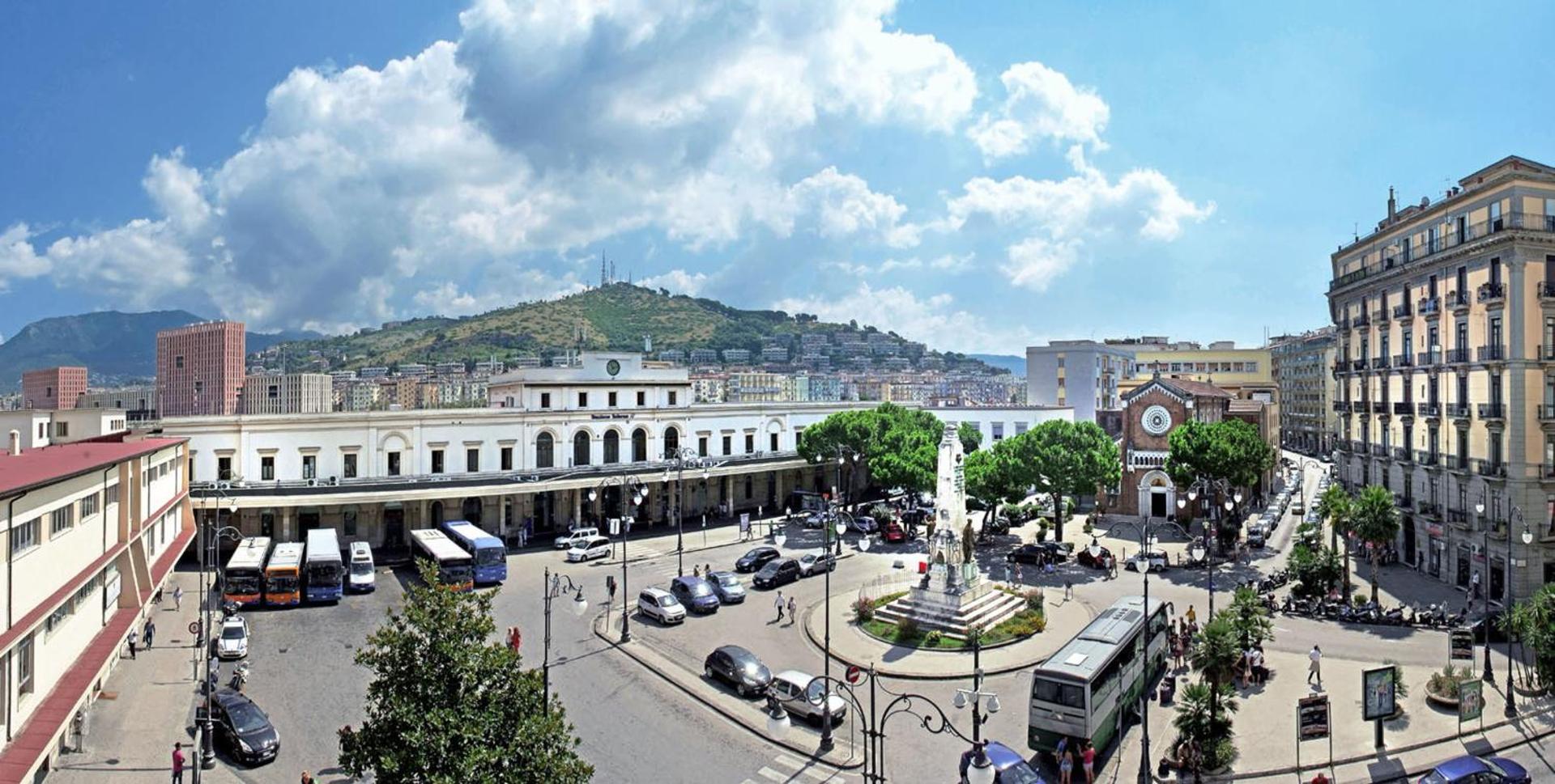 Hotel Plaza - Photo 8