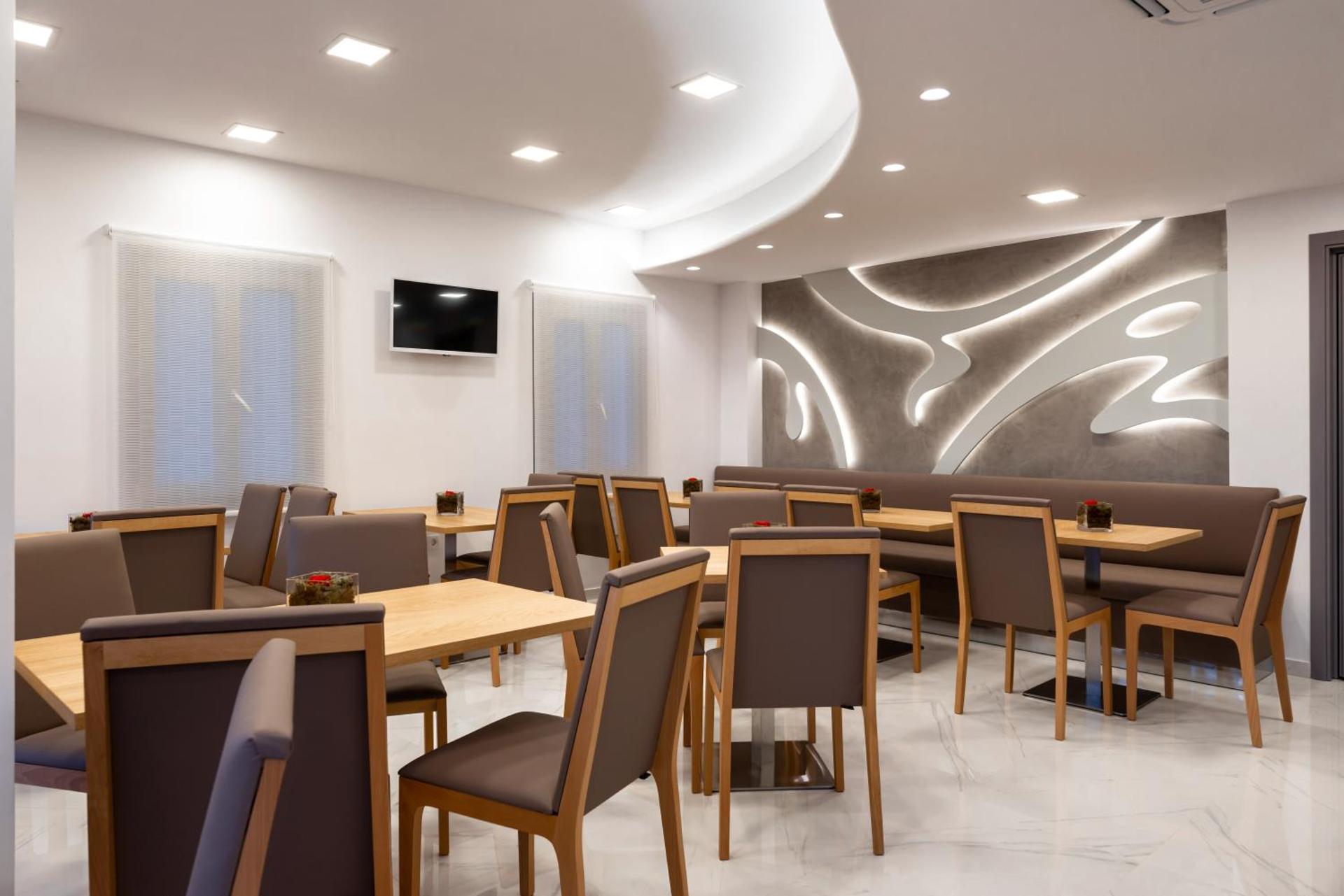 Deluxe Suites Santorini - Photo 31