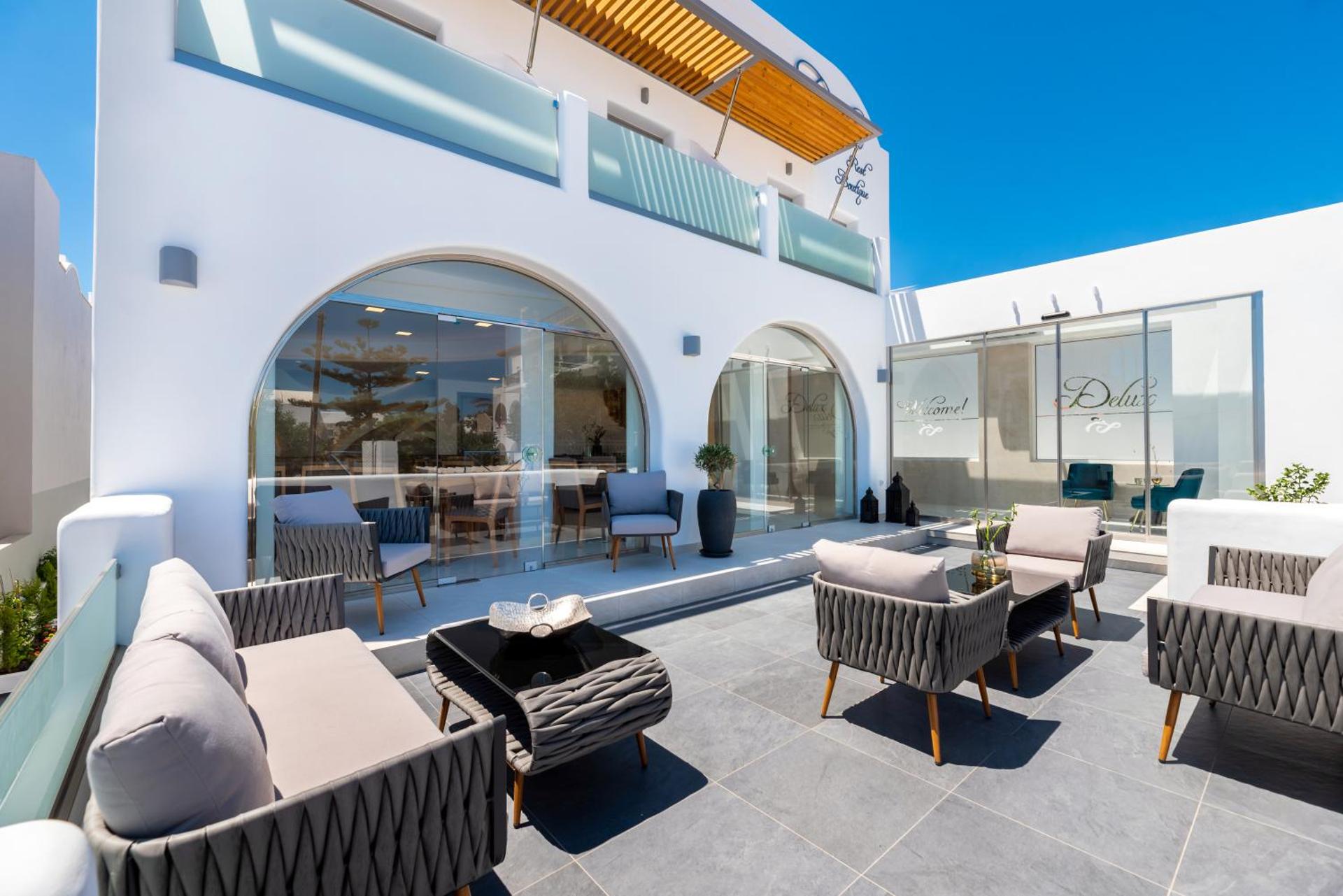 Deluxe Suites Santorini - Photo 24