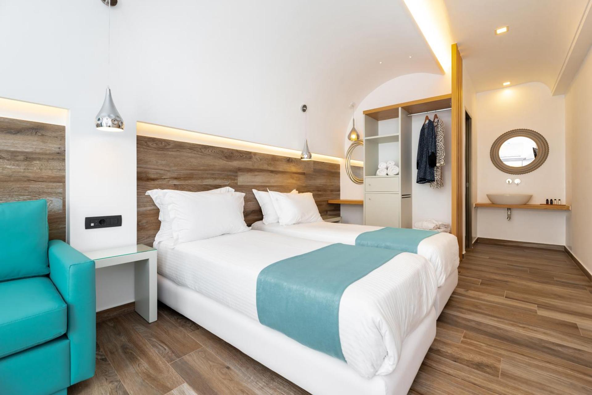 Deluxe Suites Santorini - Photo 54