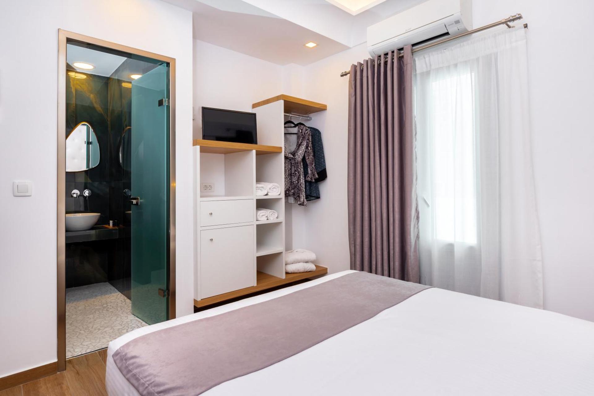 Deluxe Suites Santorini - Photo 72