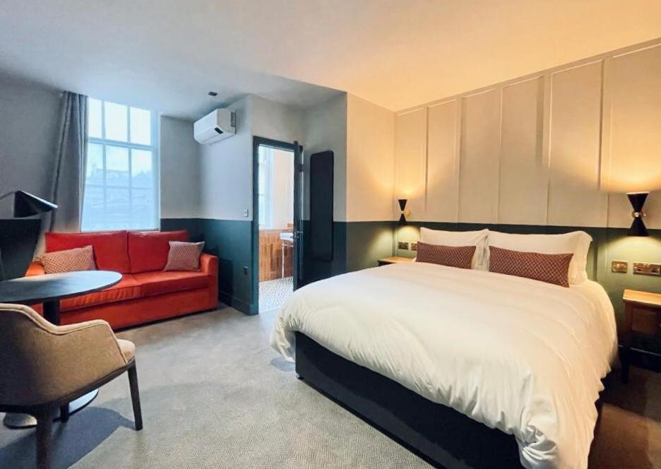 The Pride of Paddington - Photo 33