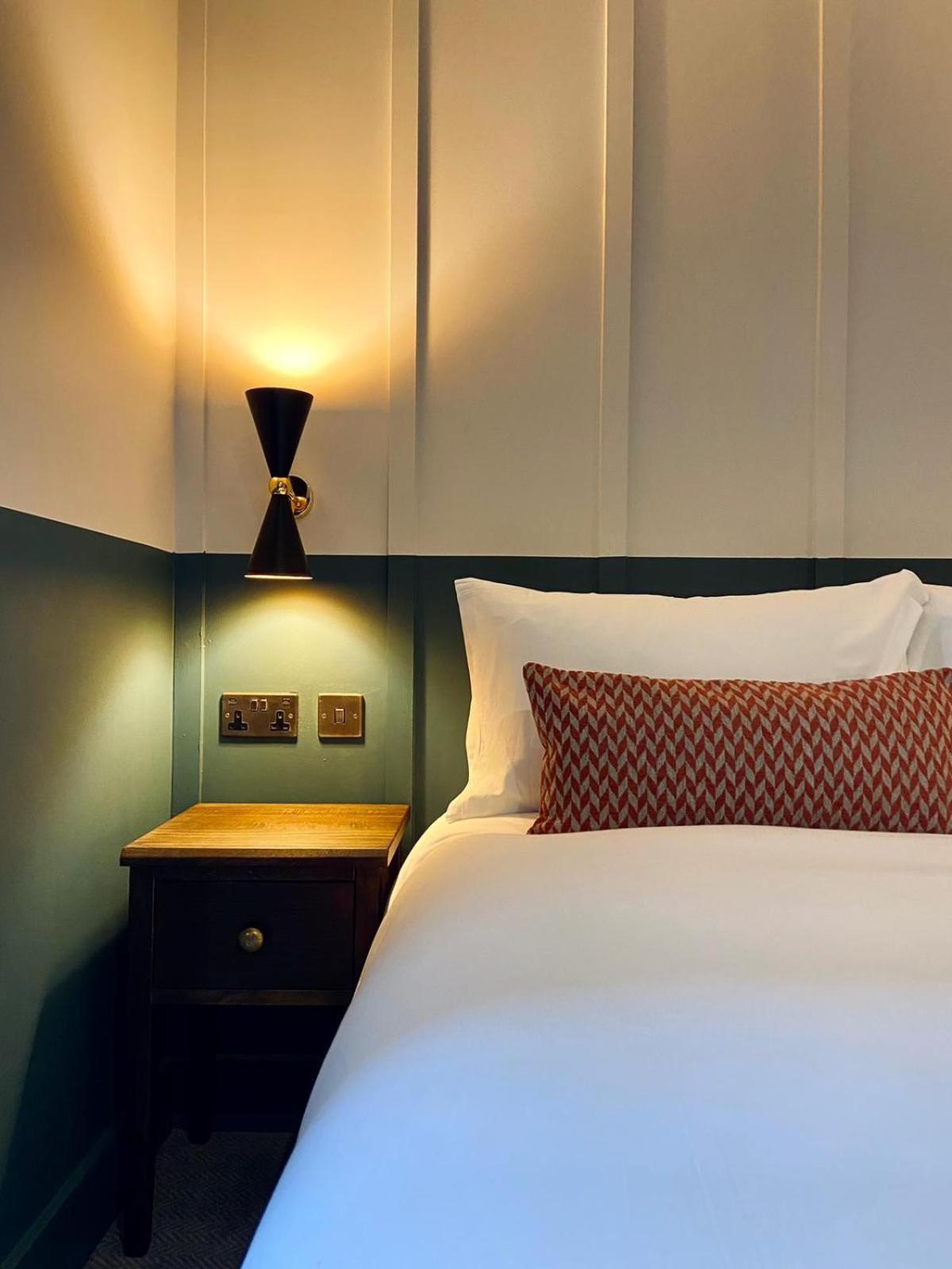 The Pride of Paddington - Photo 22