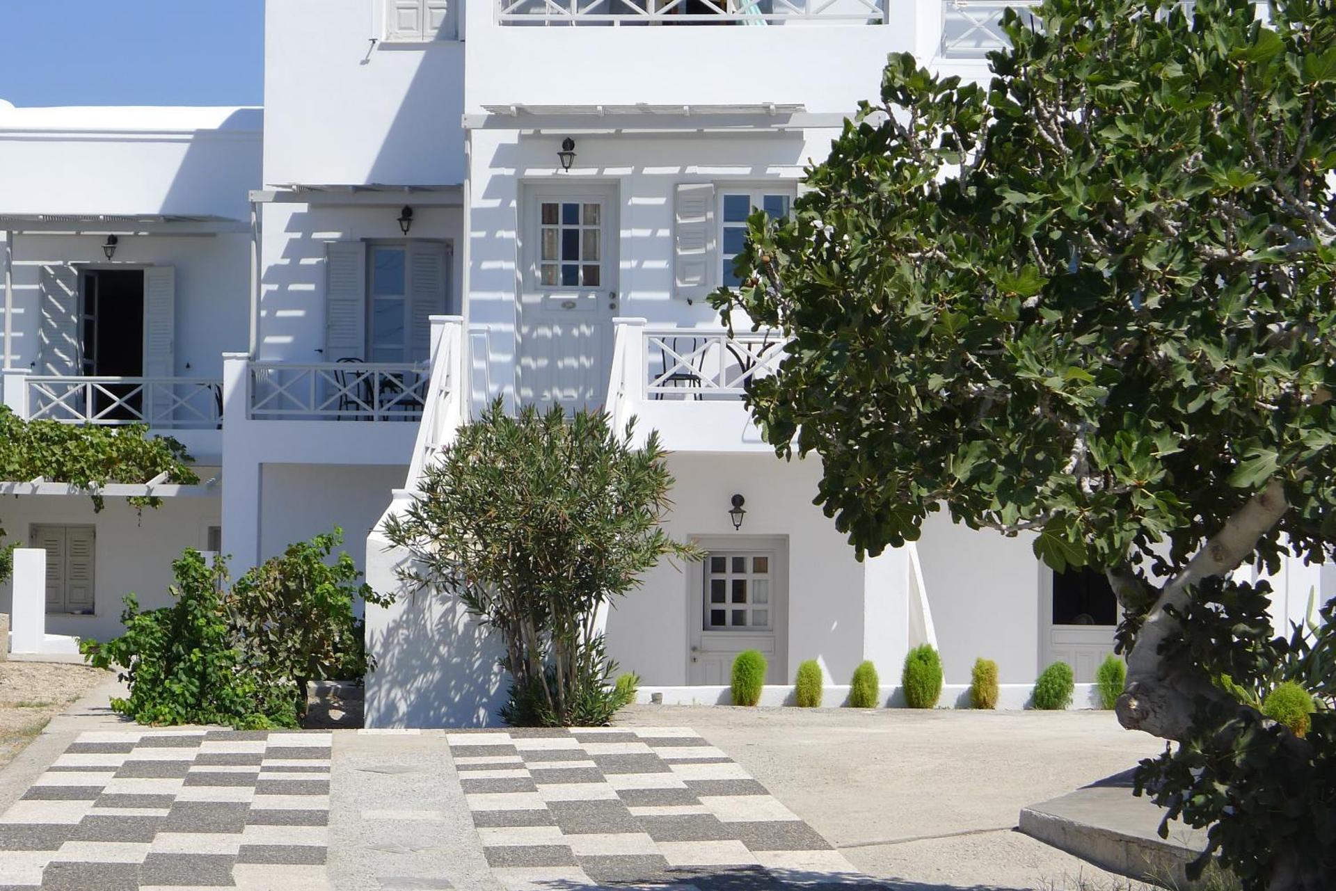 Nostos Studios - Photo 22