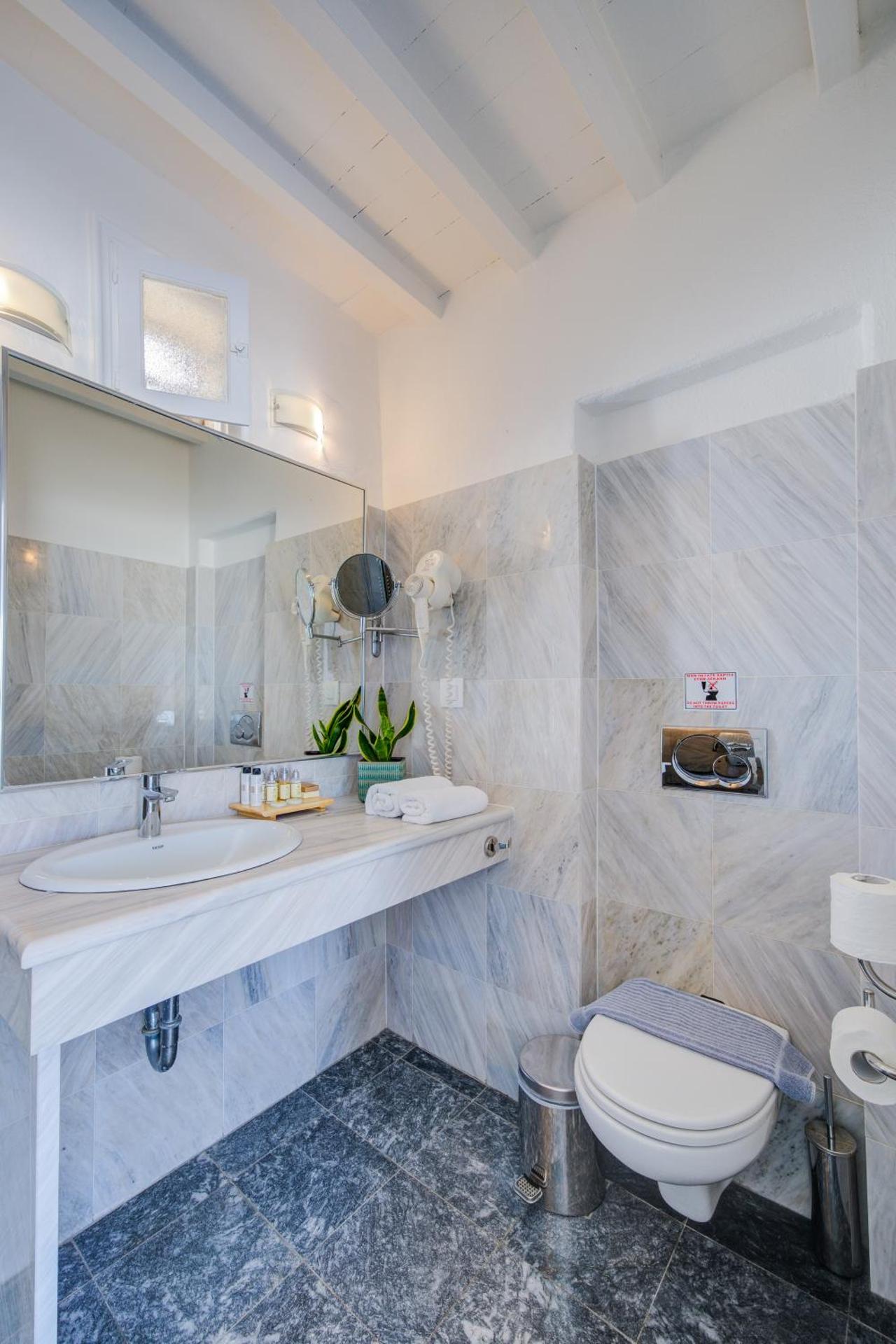 Hotel Madalena - Photo 34