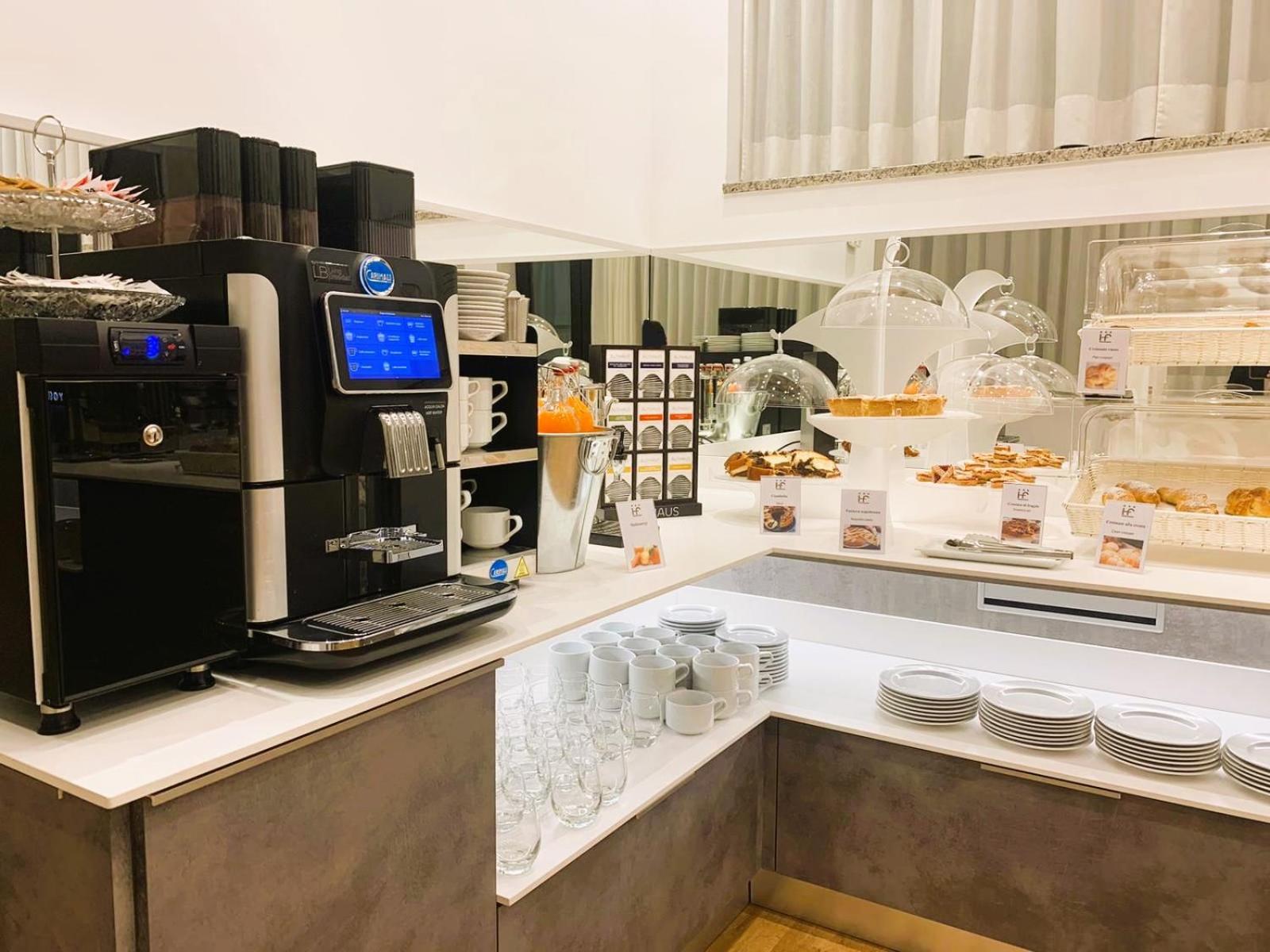 Hotel Flora - Photo 109