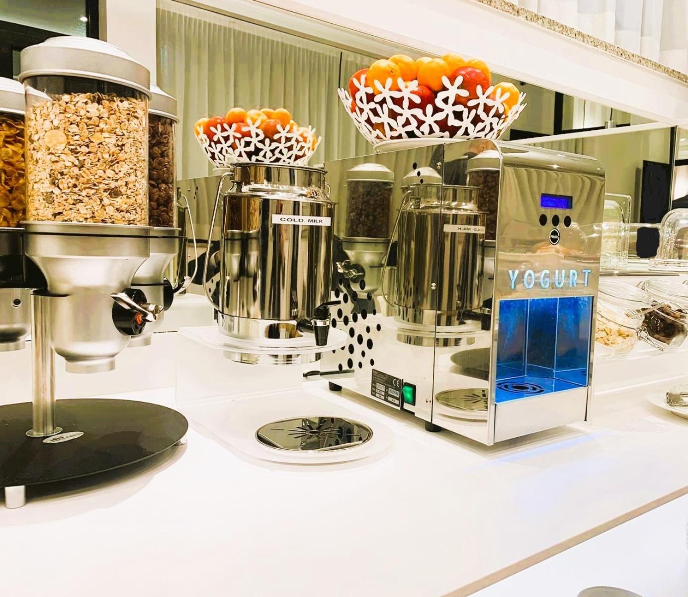 Hotel Flora - Photo 108