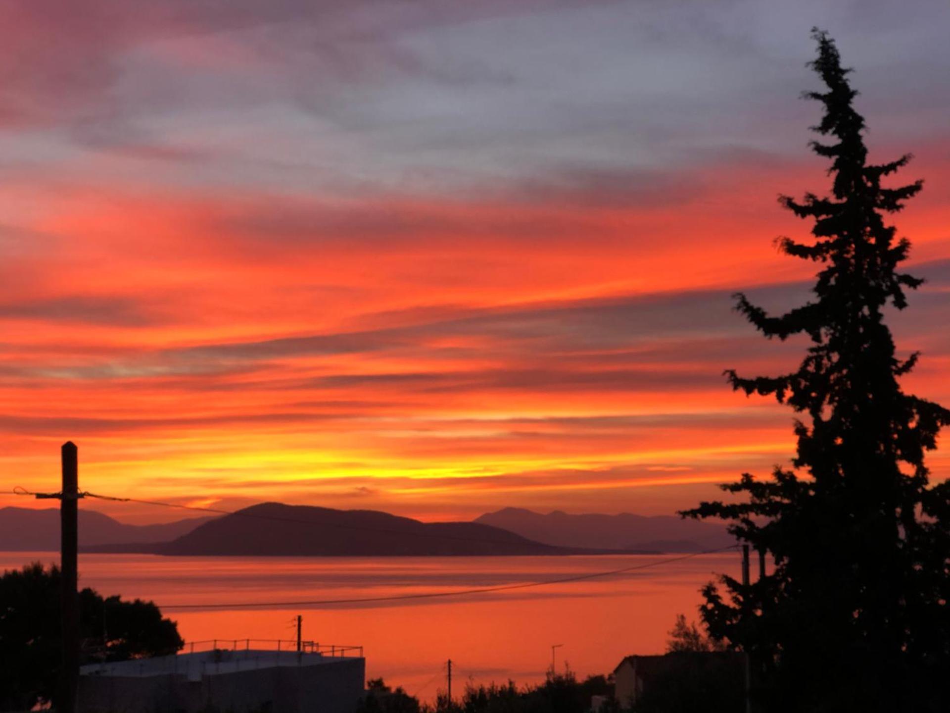 Cozy Sunset House - Photo 4