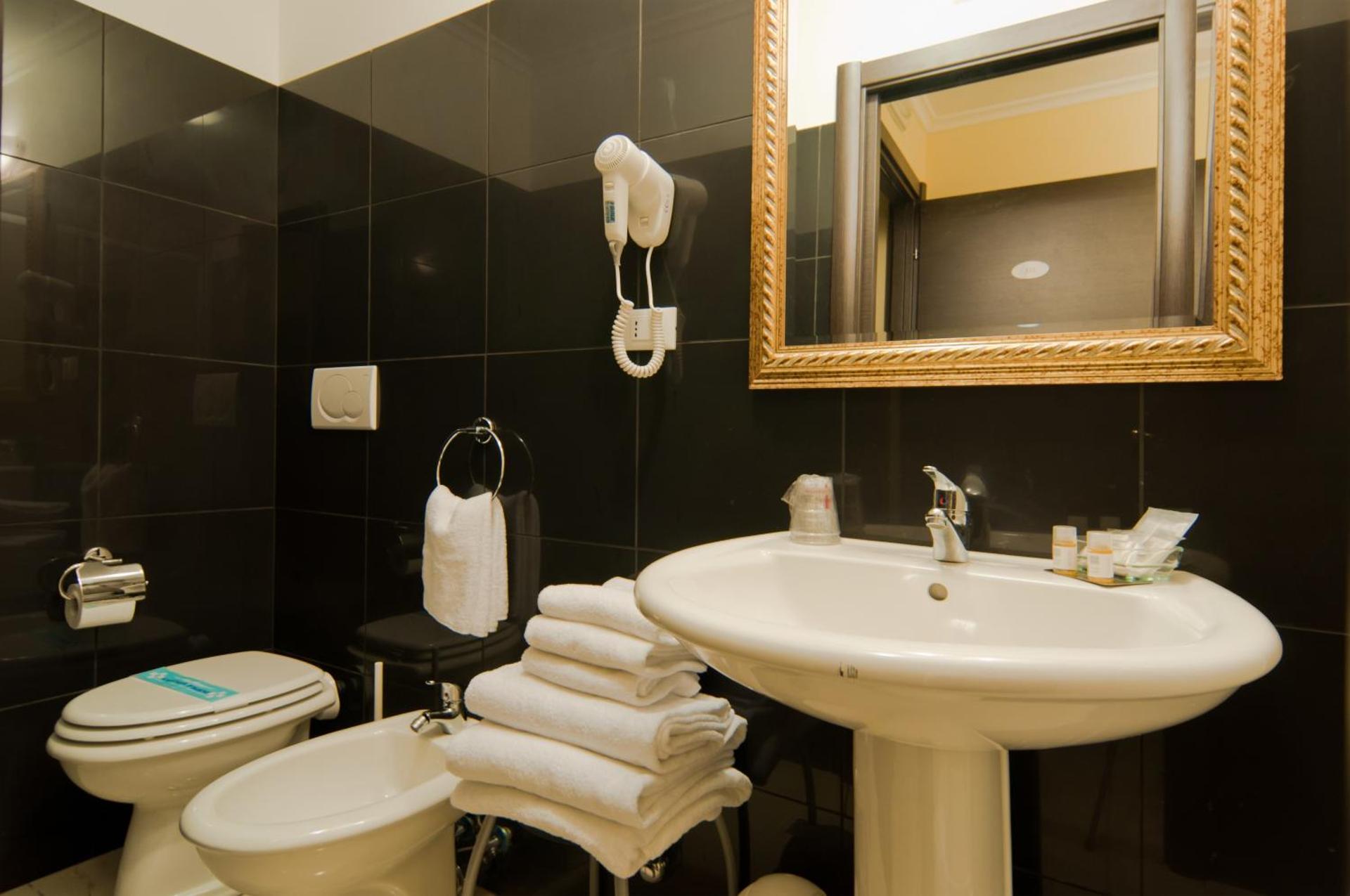 Hotel Regina Giovanna - Photo 39