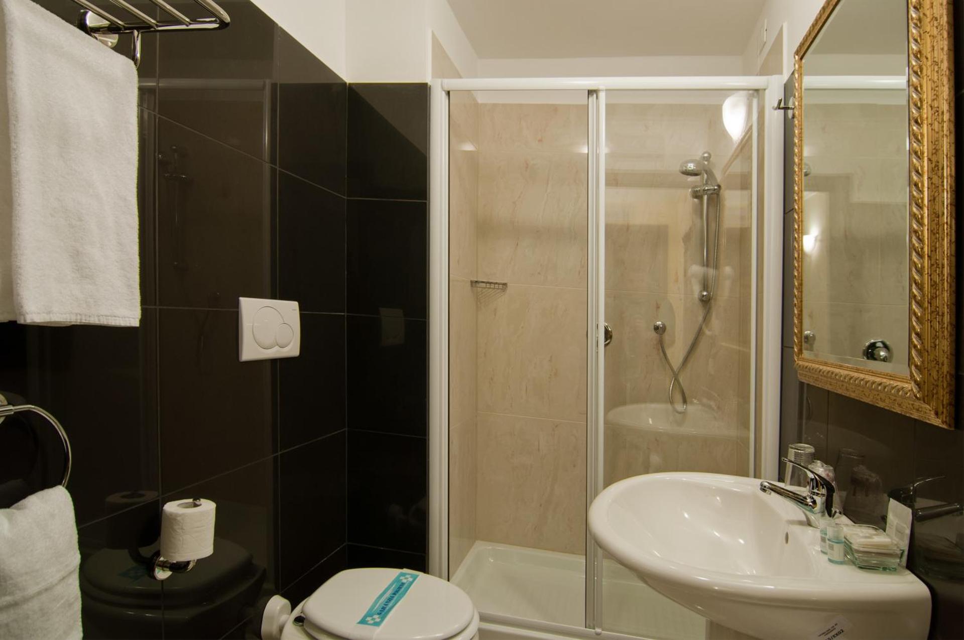 Hotel Regina Giovanna - Photo 26