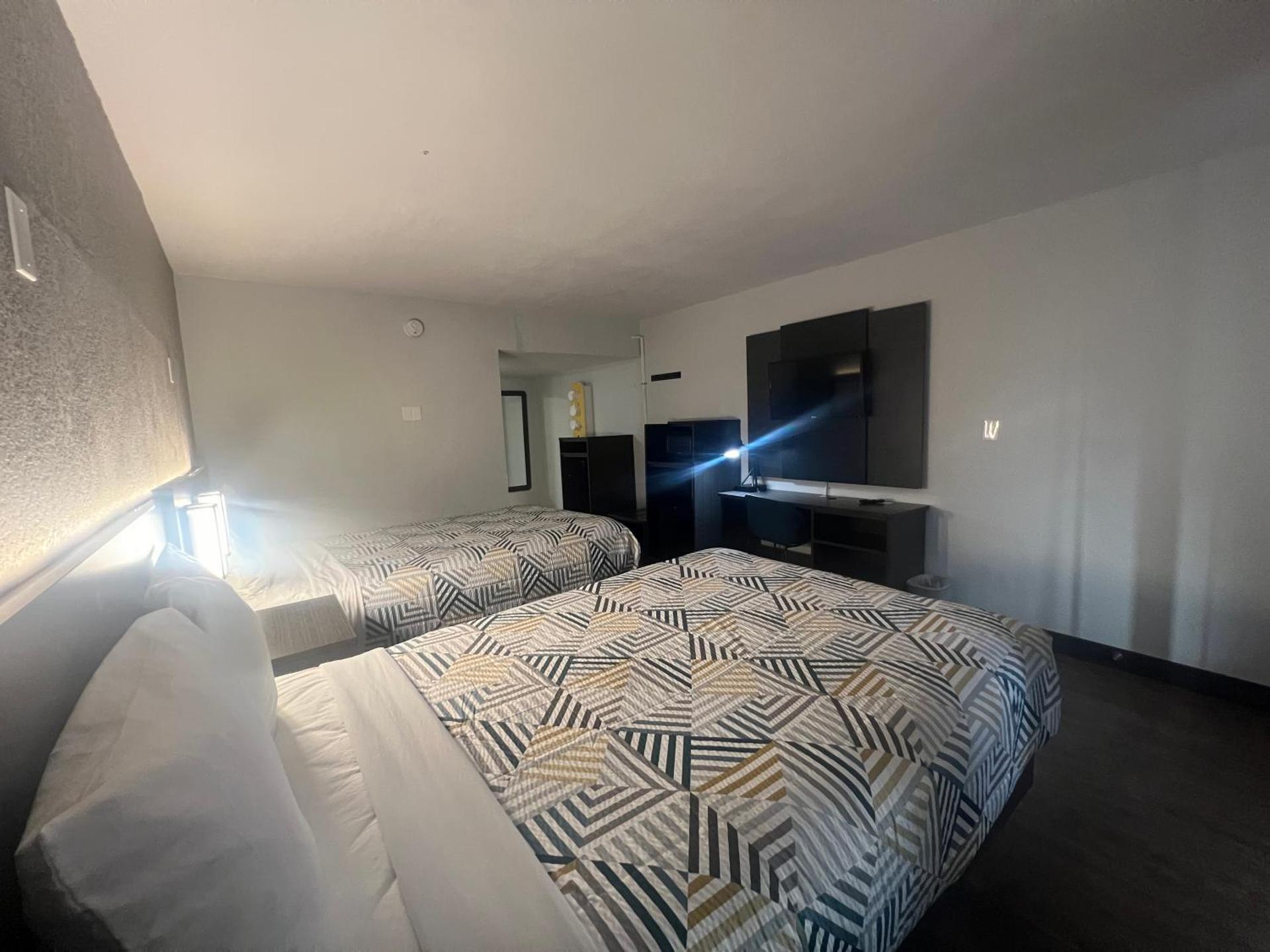 Motel 6 Glendale Phoenix - Photo 35