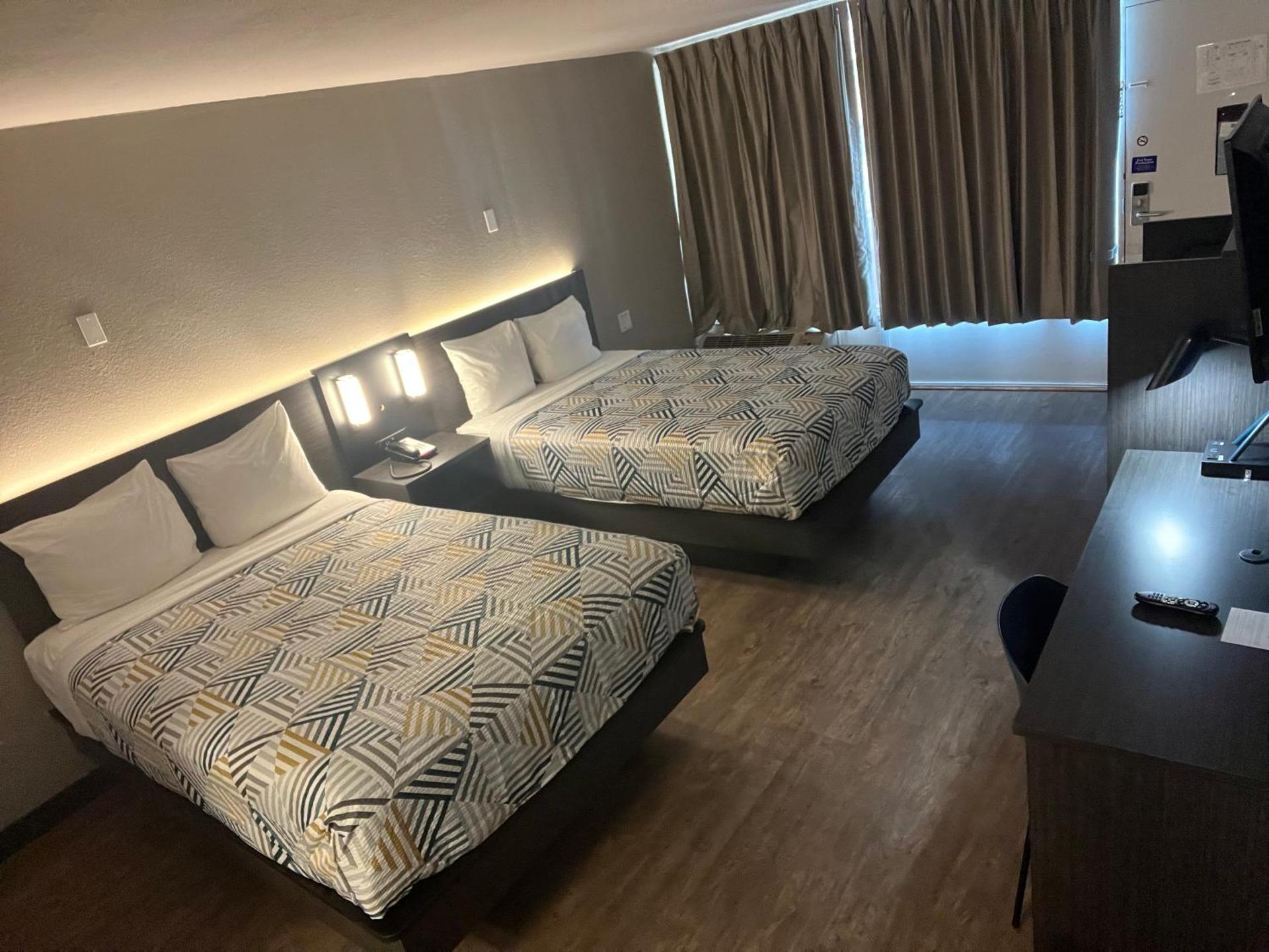 Motel 6 Glendale Phoenix - Photo 33