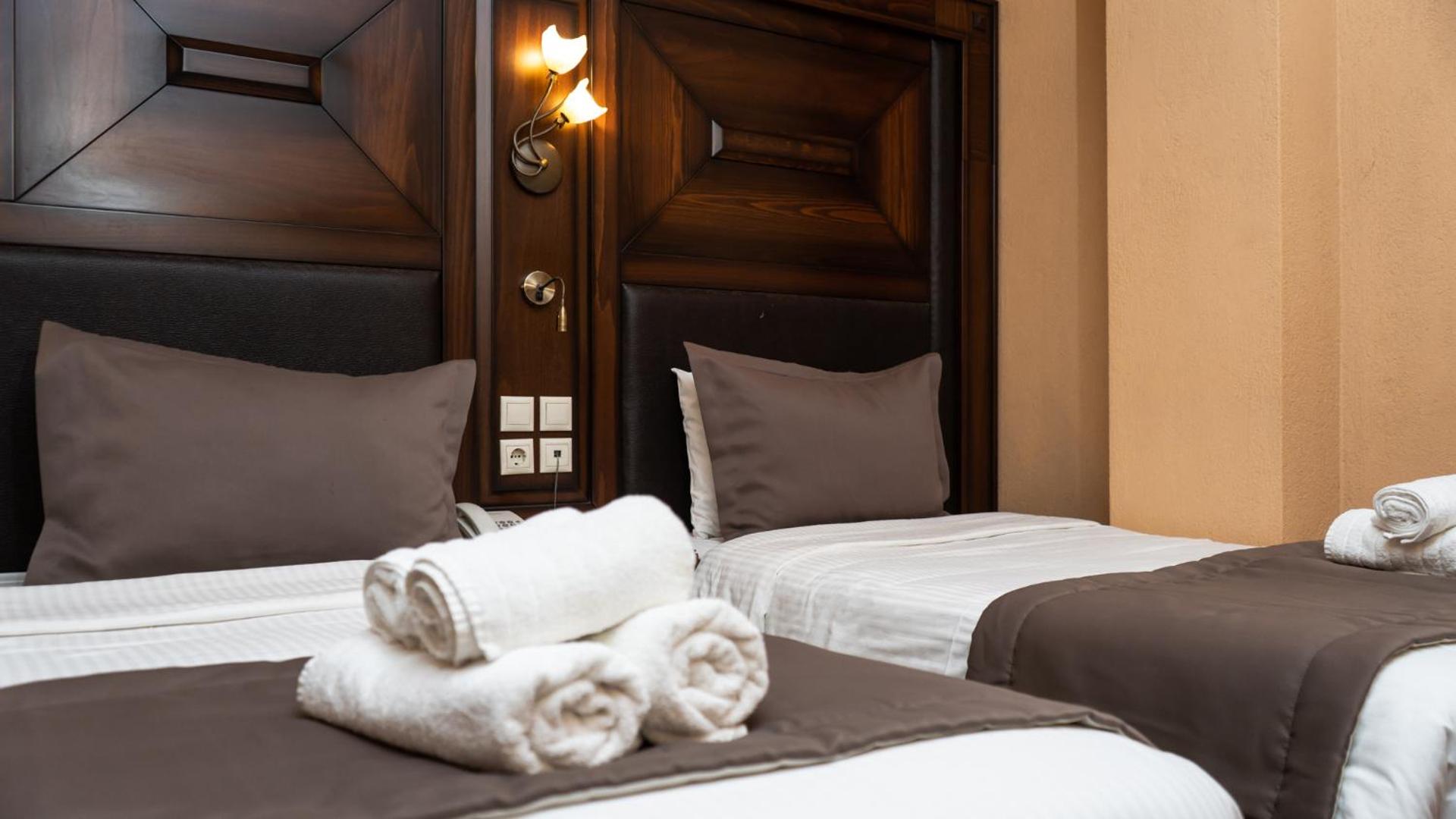 Dellas Boutique Hotel - Photo 33