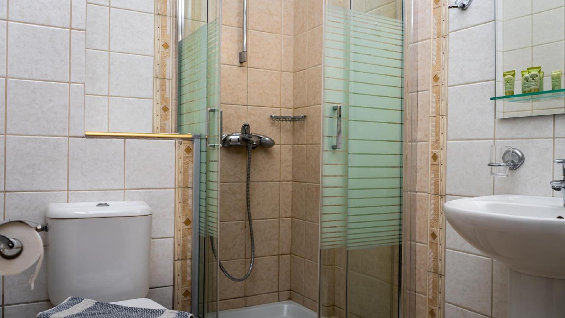 Dellas Boutique Hotel - Photo 37