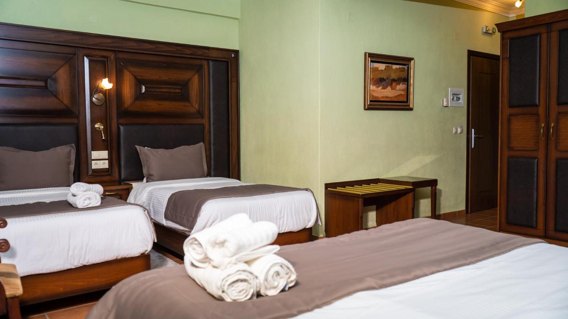 Dellas Boutique Hotel - Photo 46