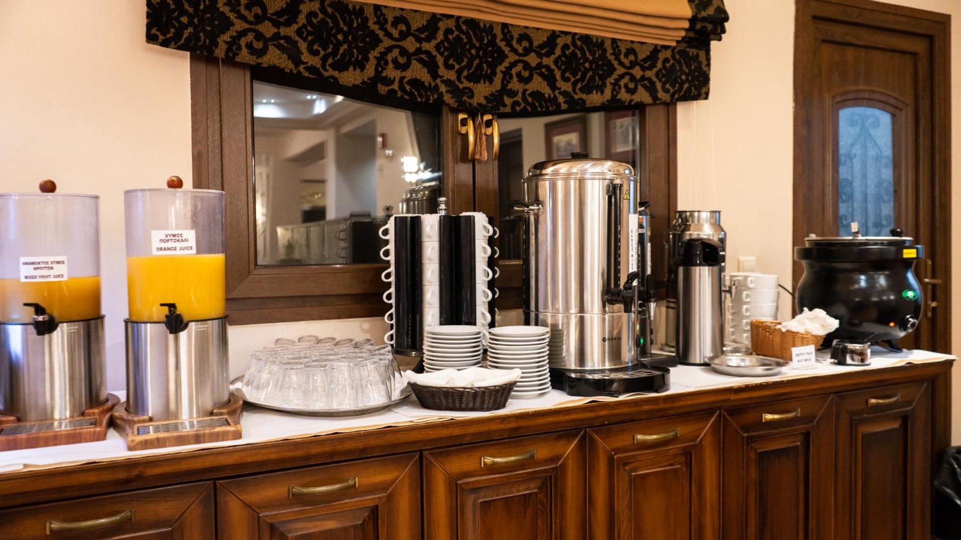 Dellas Boutique Hotel - Photo 86