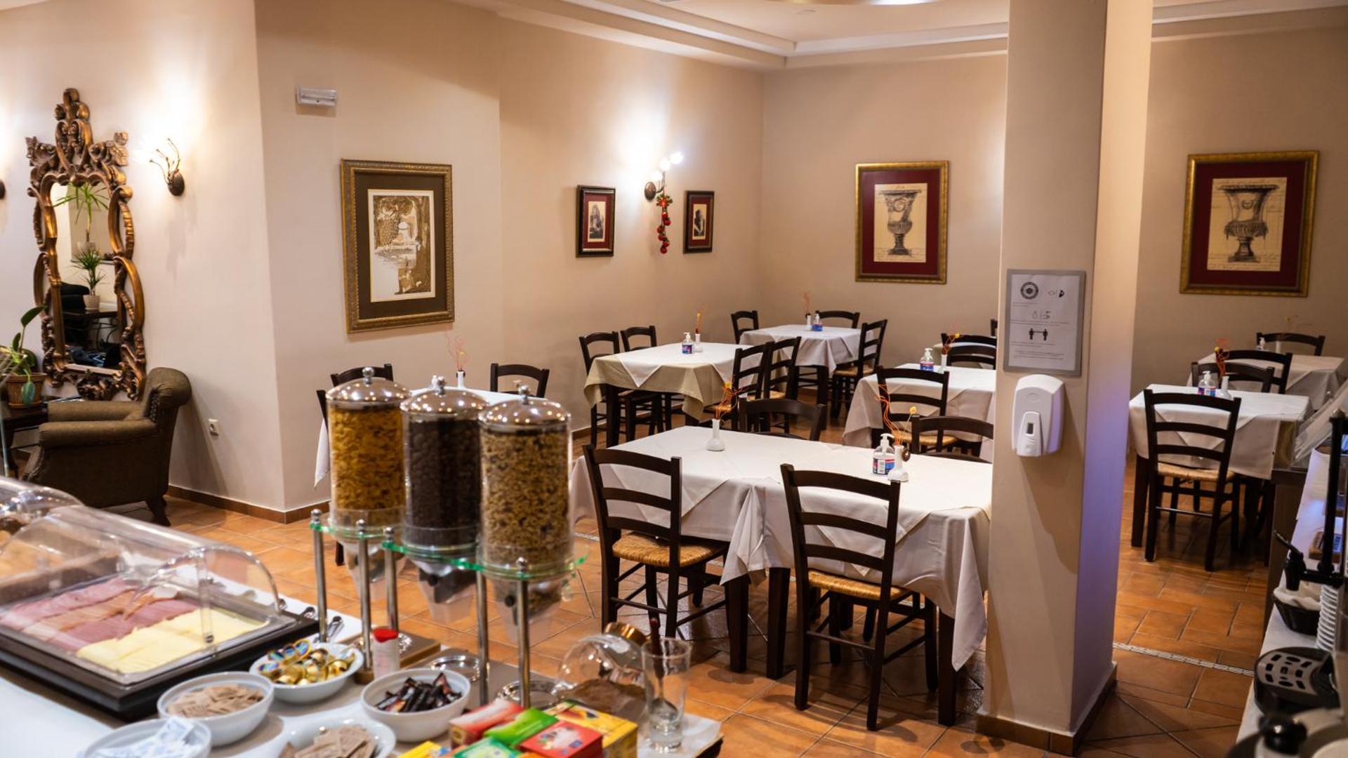 Dellas Boutique Hotel - Photo 83