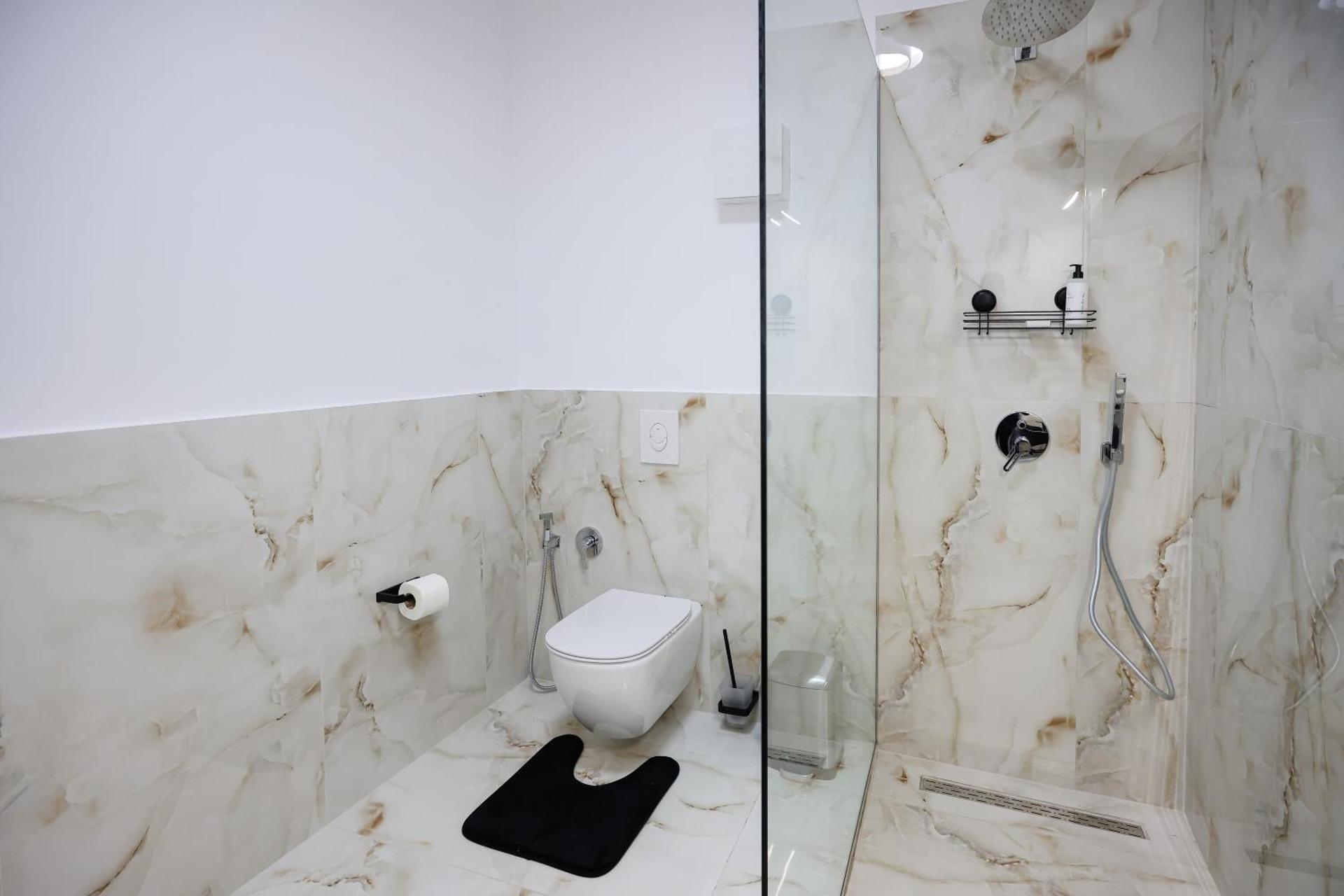 Ferdinand Hotel Rooms - Photo 11