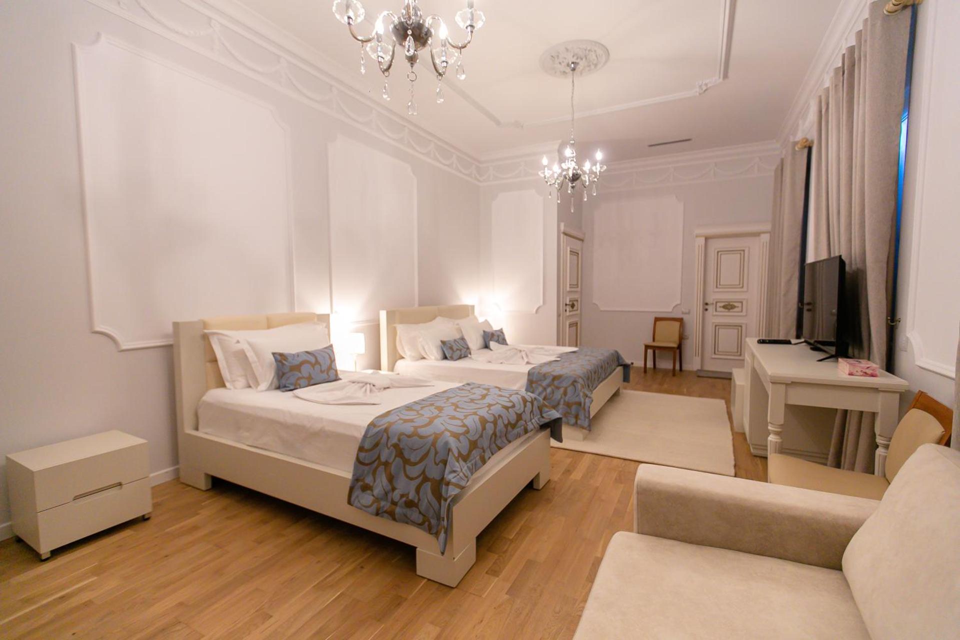 Ferdinand Hotel Rooms - Photo 23