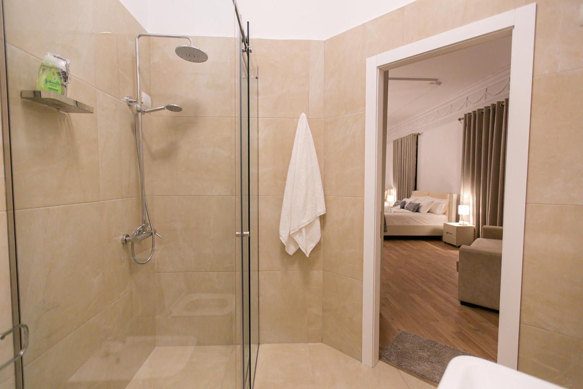 Ferdinand Hotel Rooms - Photo 25