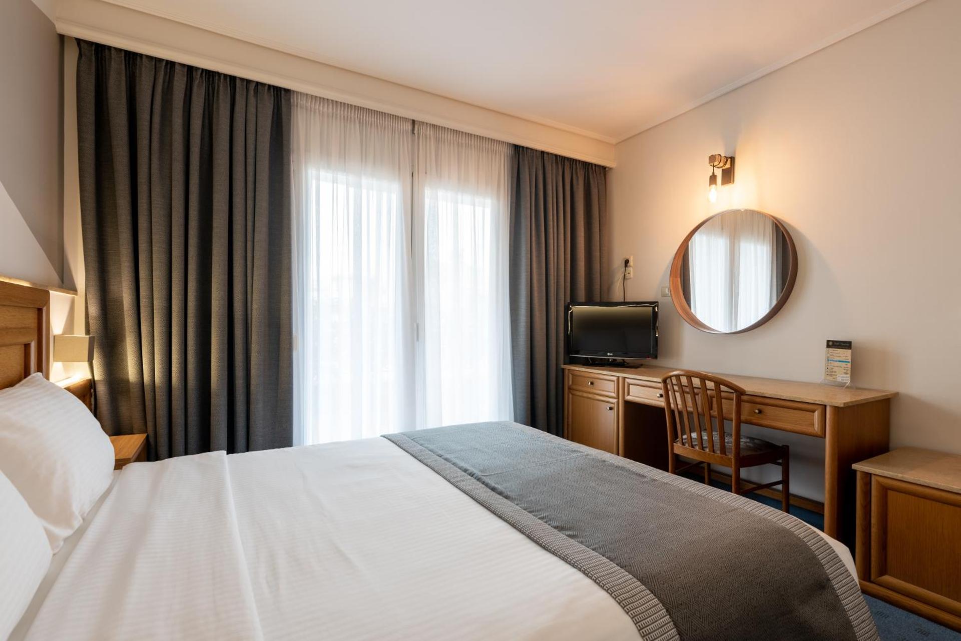 Family Room (2 Adults + 2 Children)