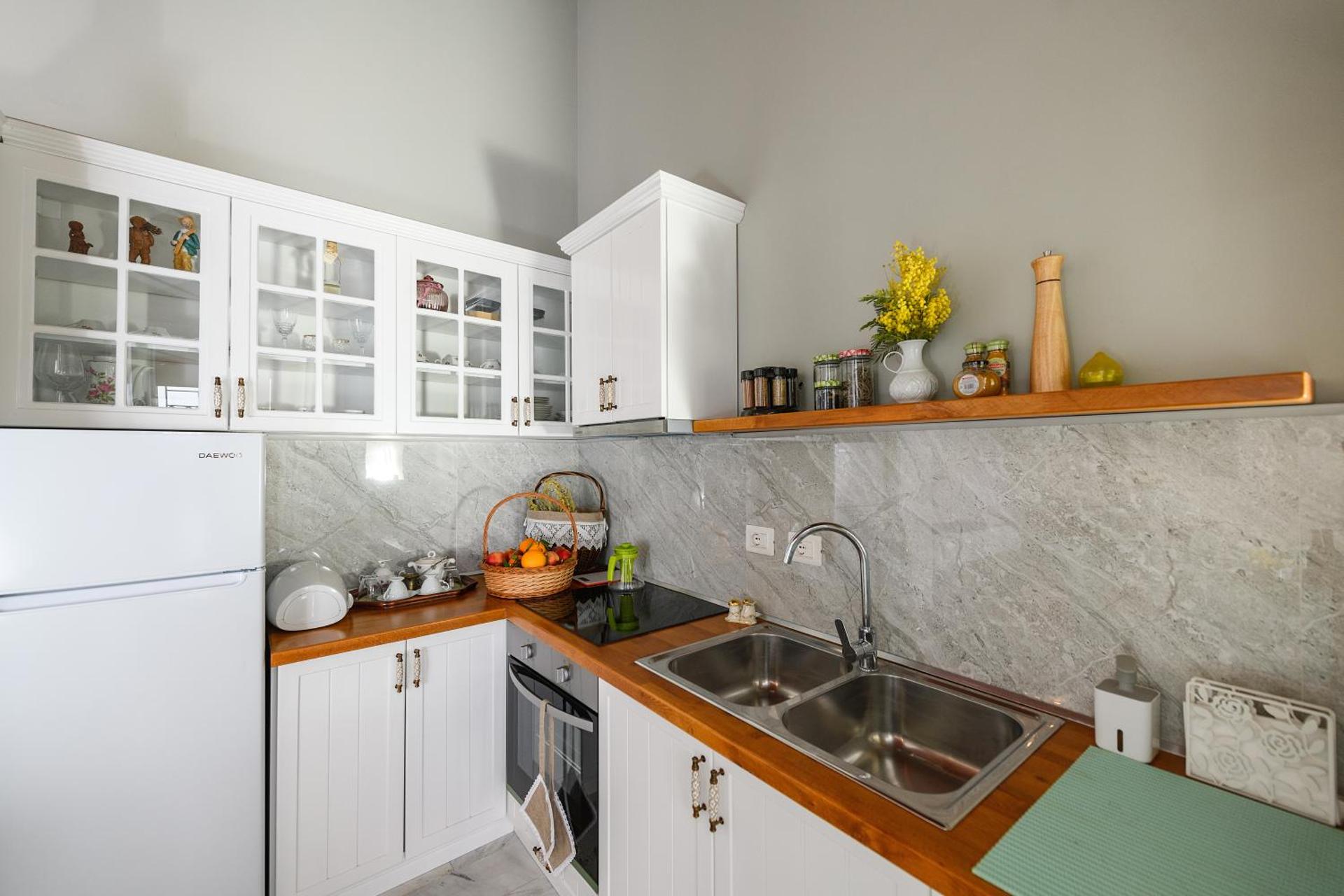 Blerina Farm House - Photo 57