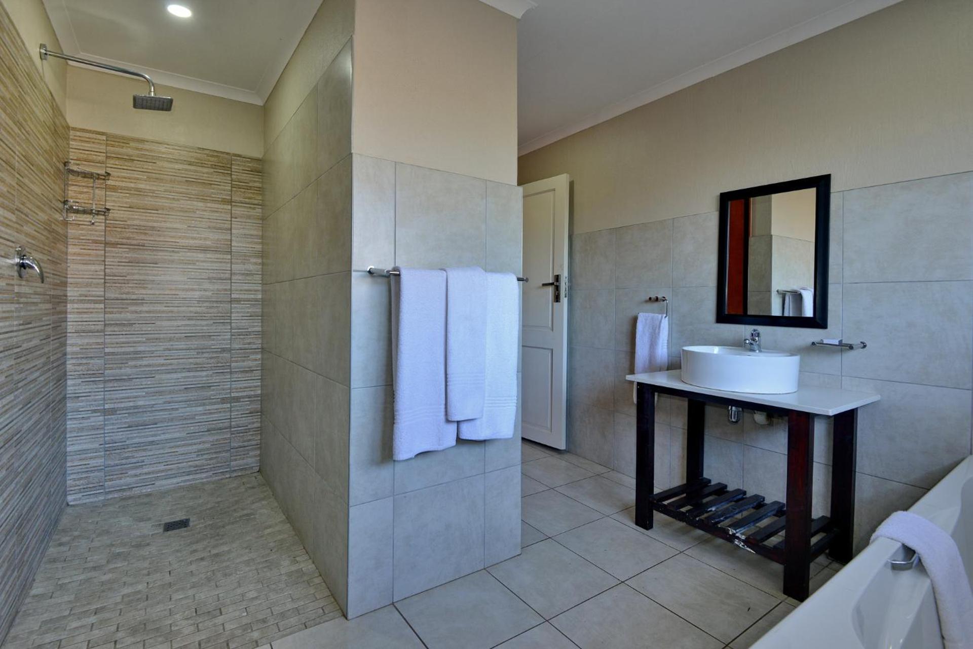 Seasons Golf, Leisure, Spa - Photo 15