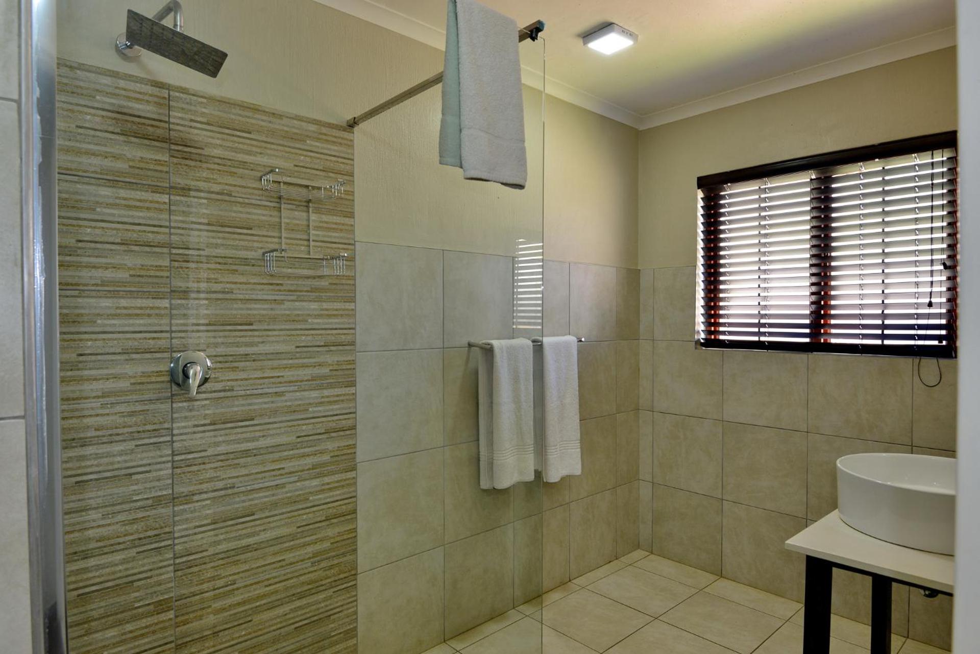 Seasons Golf, Leisure, Spa - Photo 18