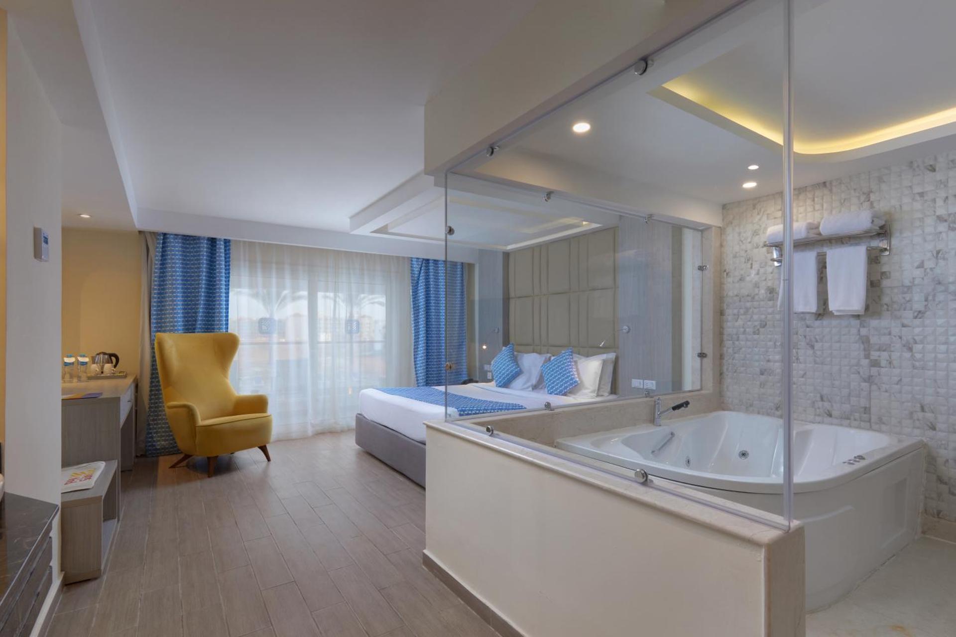 Deluxe Jacuzzi Room