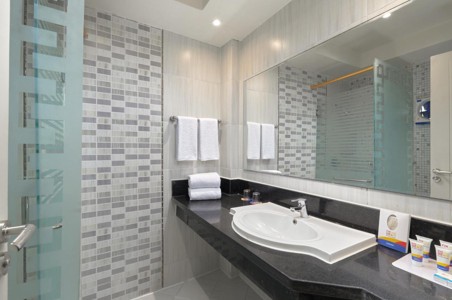 Bellagio Beach Resort & Spa - Photo 100