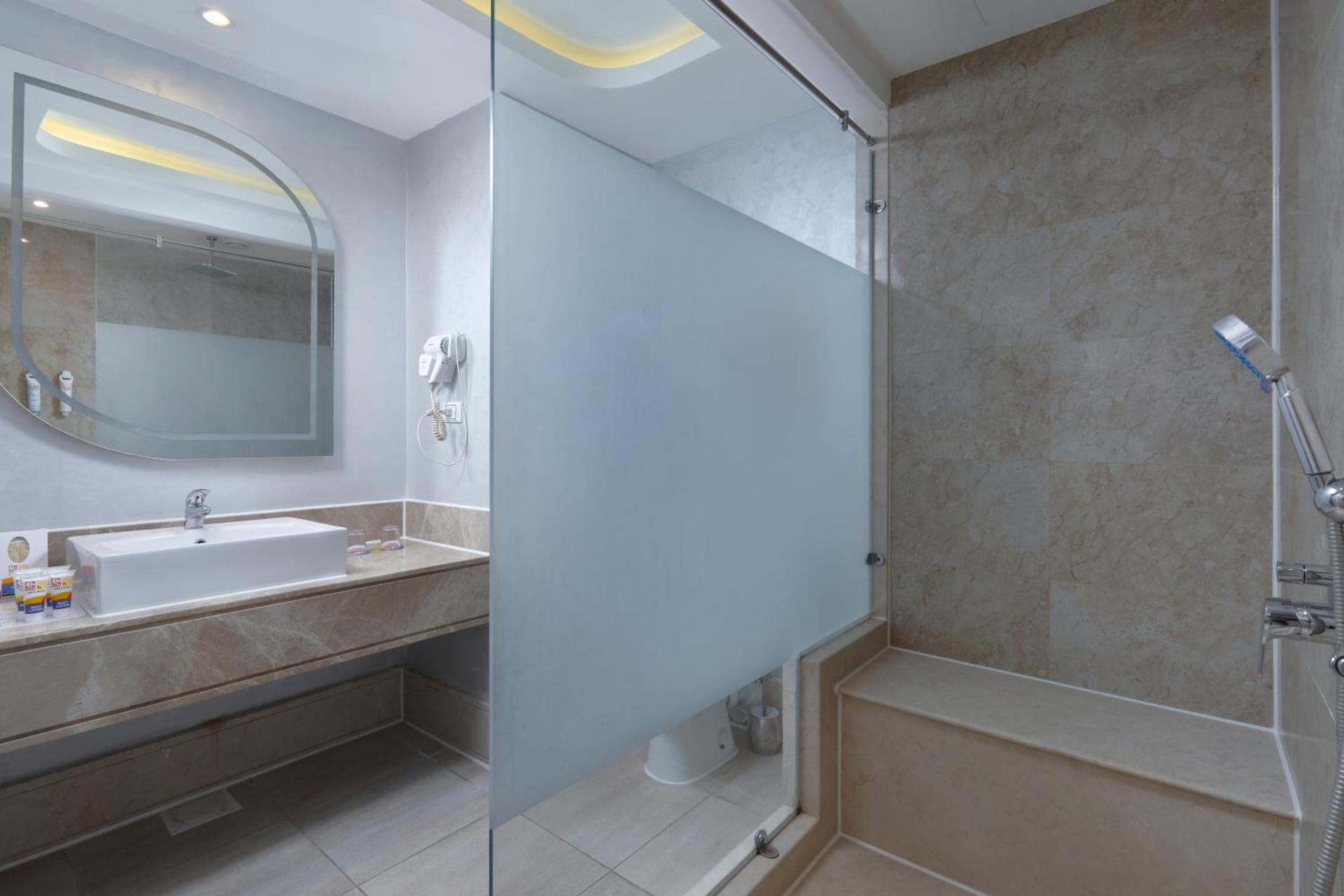 Bellagio Beach Resort & Spa - Photo 25