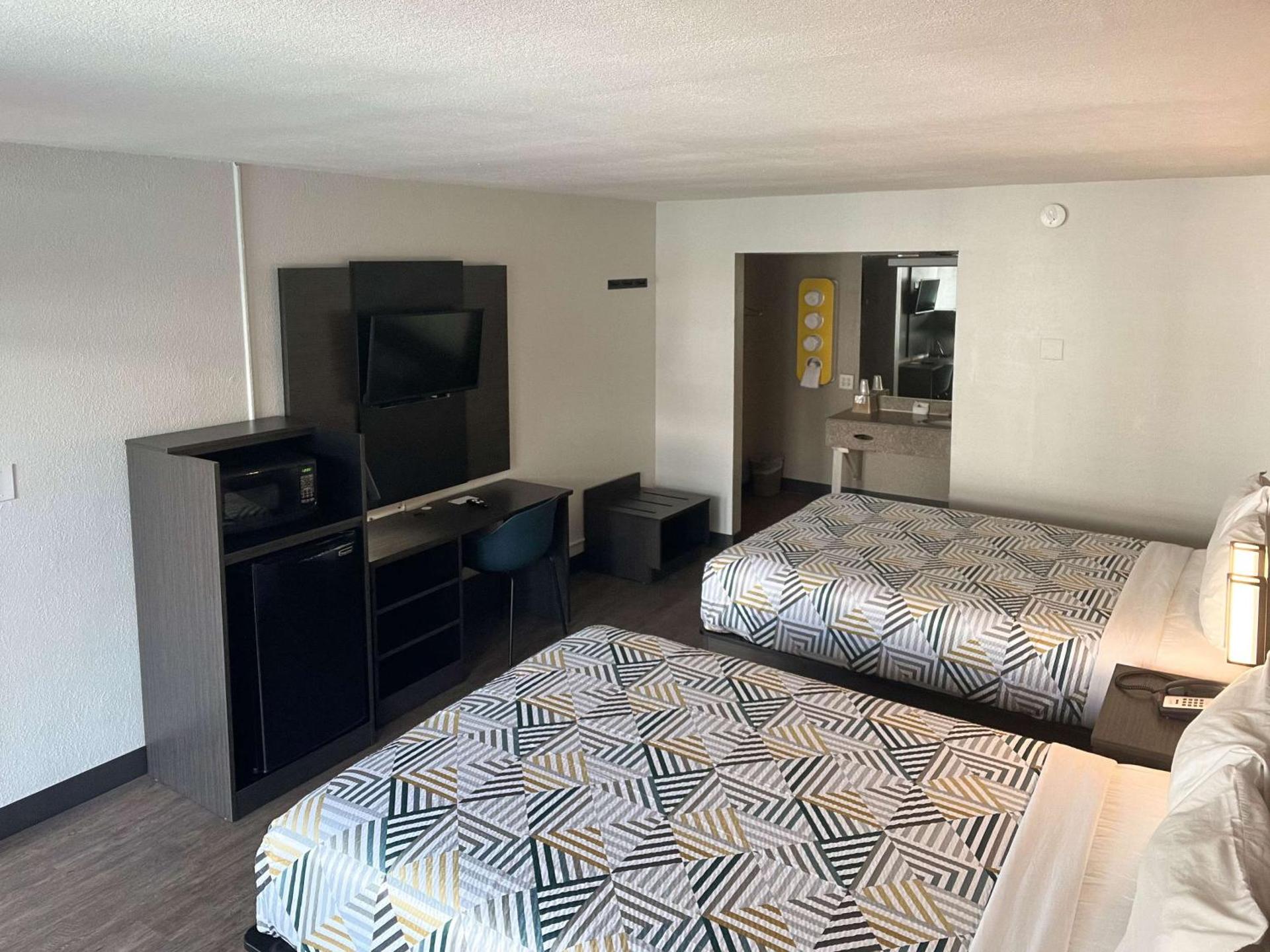 Motel 6 Glendale Phoenix - Photo 9