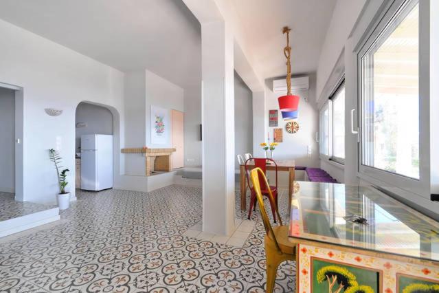 Beachfront Apartment Downtown close to Athens Airport - Photo 23