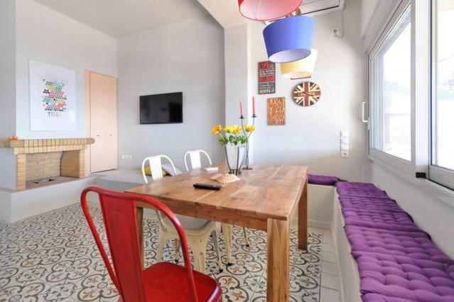 Beachfront Apartment Downtown close to Athens Airport - Photo 19