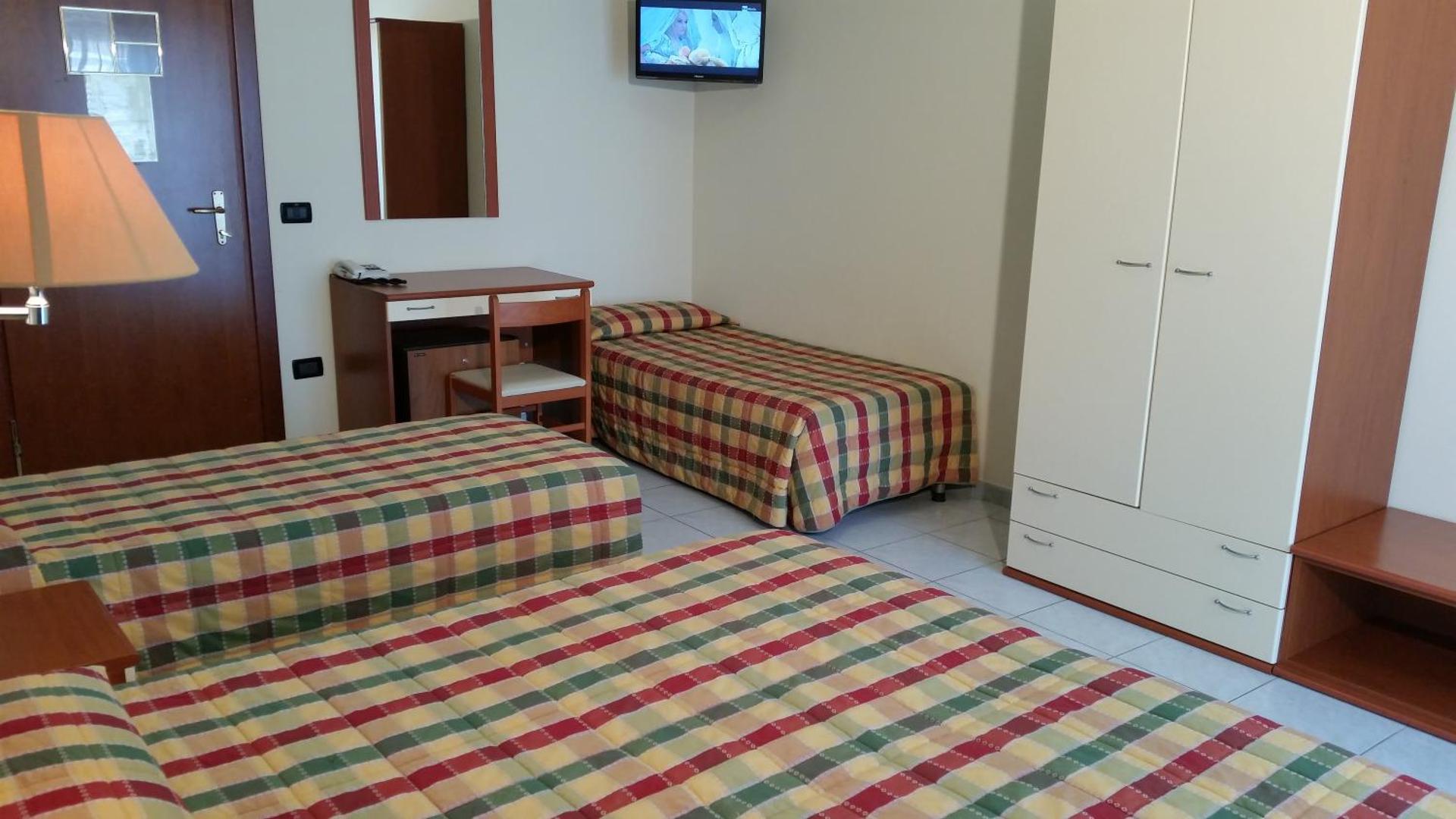 Hotel Leon - Ristorante Al Cavallino Rosso - Photo 90