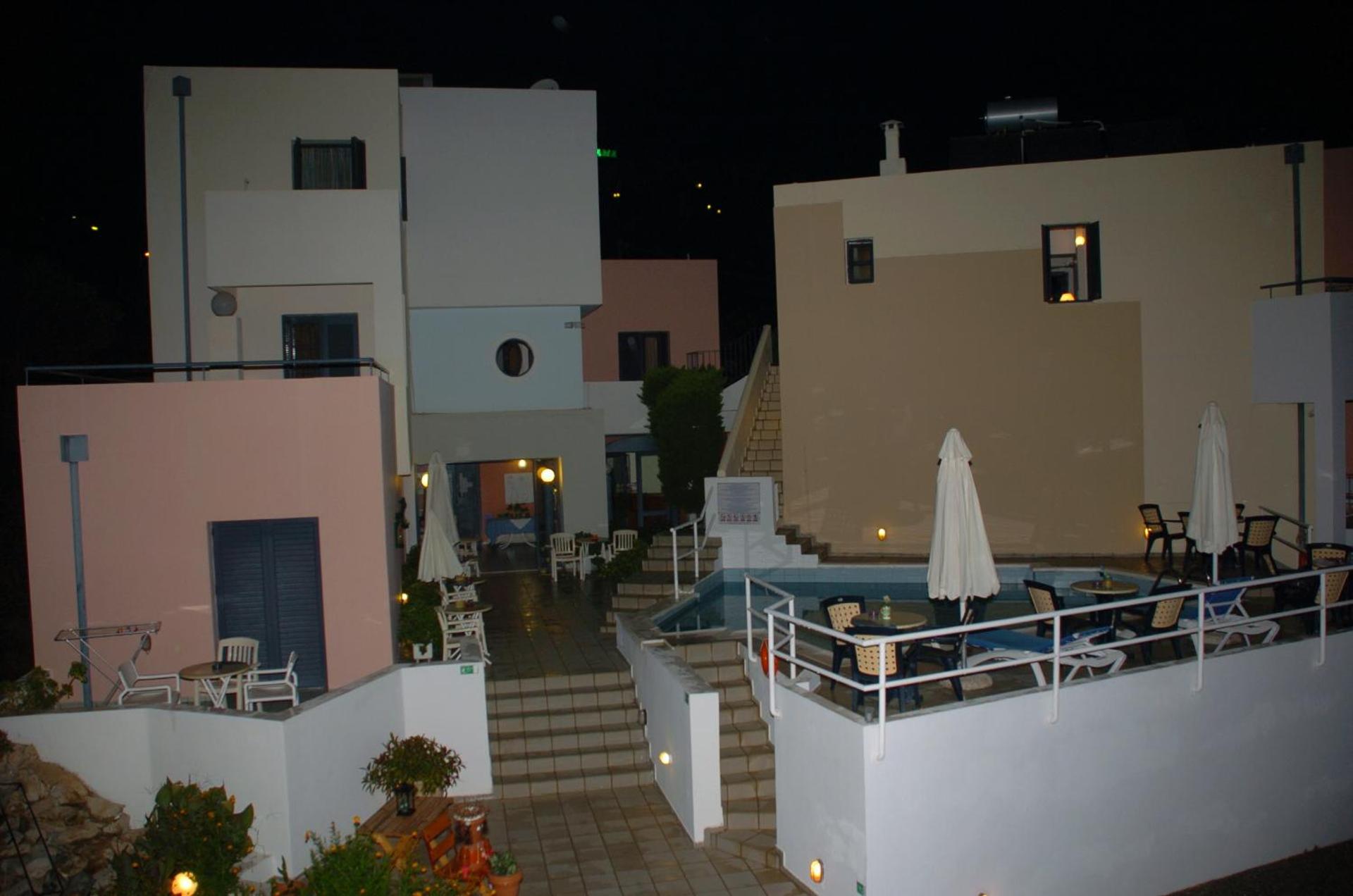Blue Sky Hotel Apartments - Photo 16